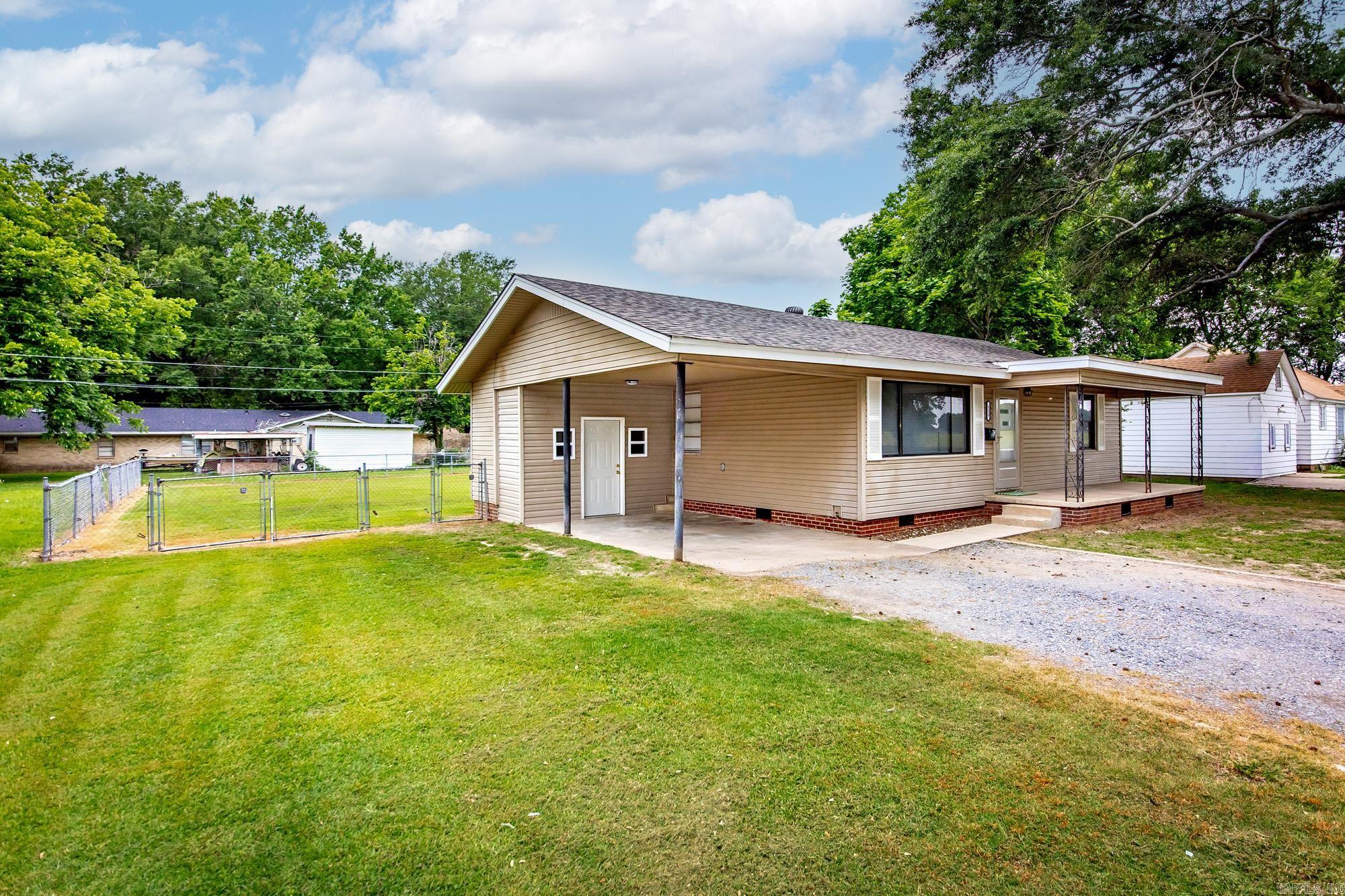513 NE 1st  England, AR