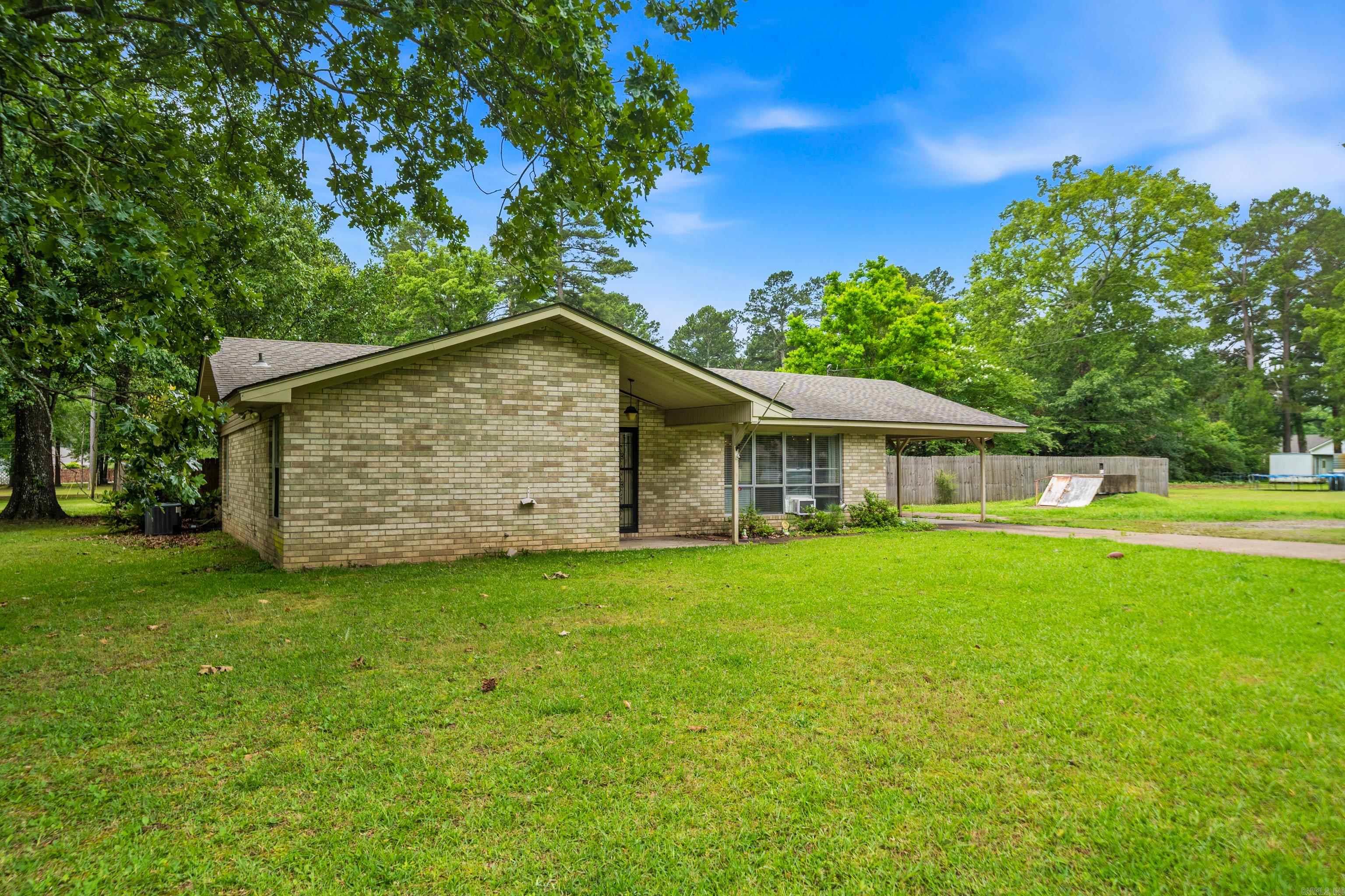 1108 E CRAYTON  Gurdon, AR