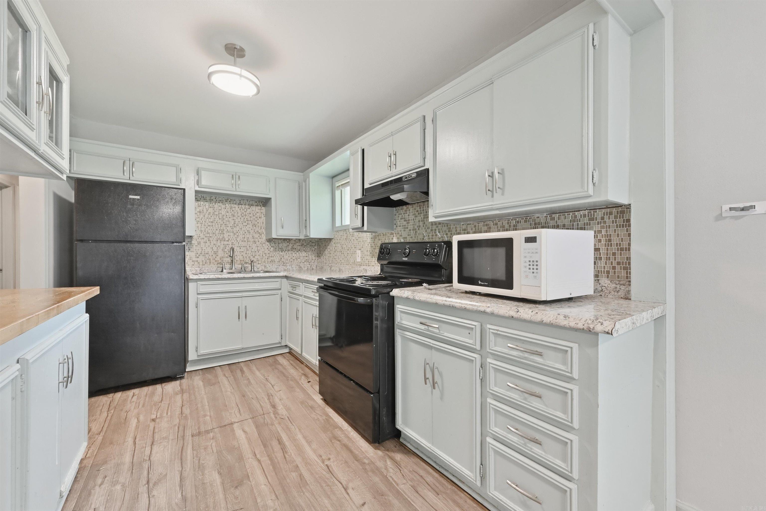 42 N Meadowcliff  Little Rock, AR
