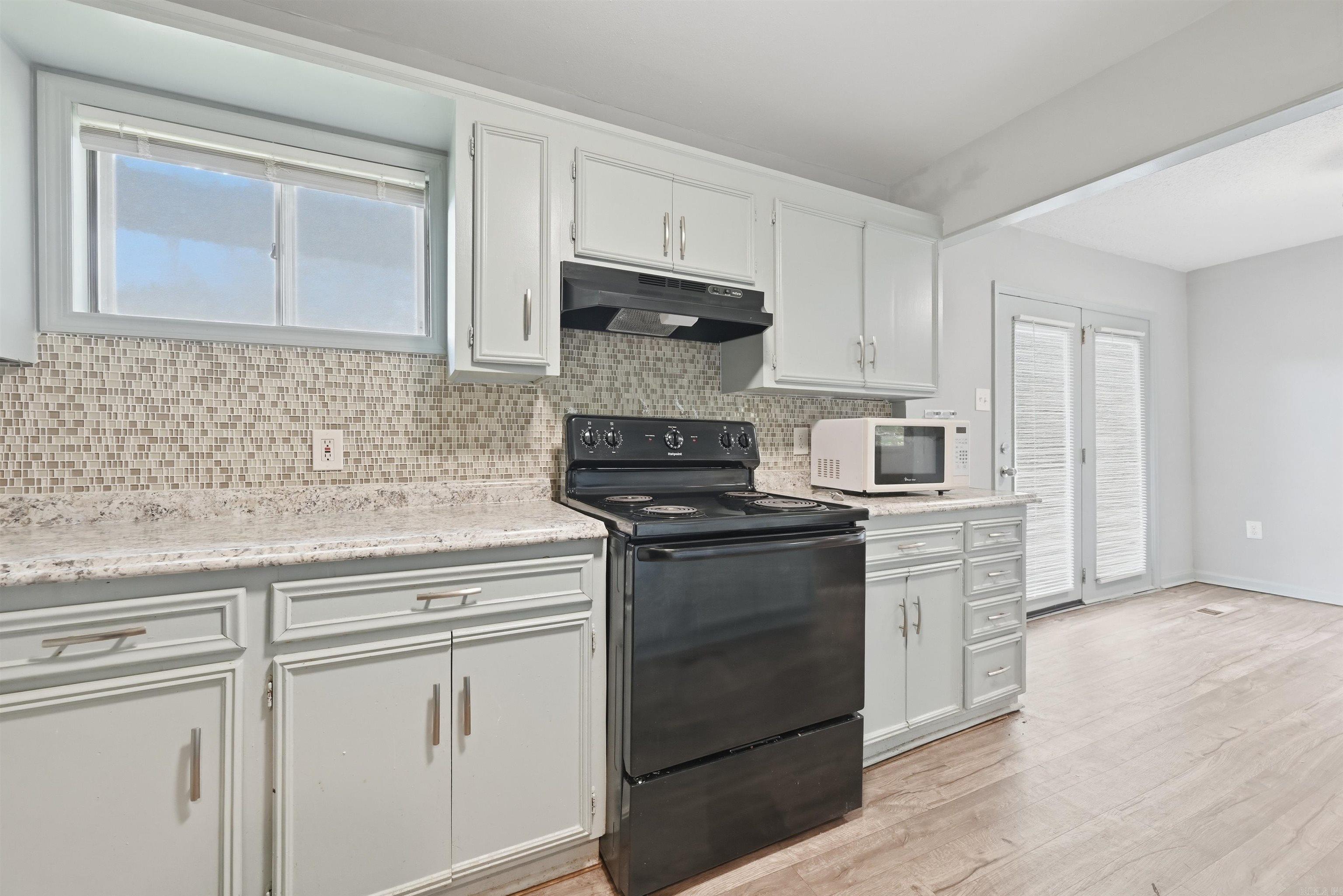 42 N Meadowcliff  Little Rock, AR