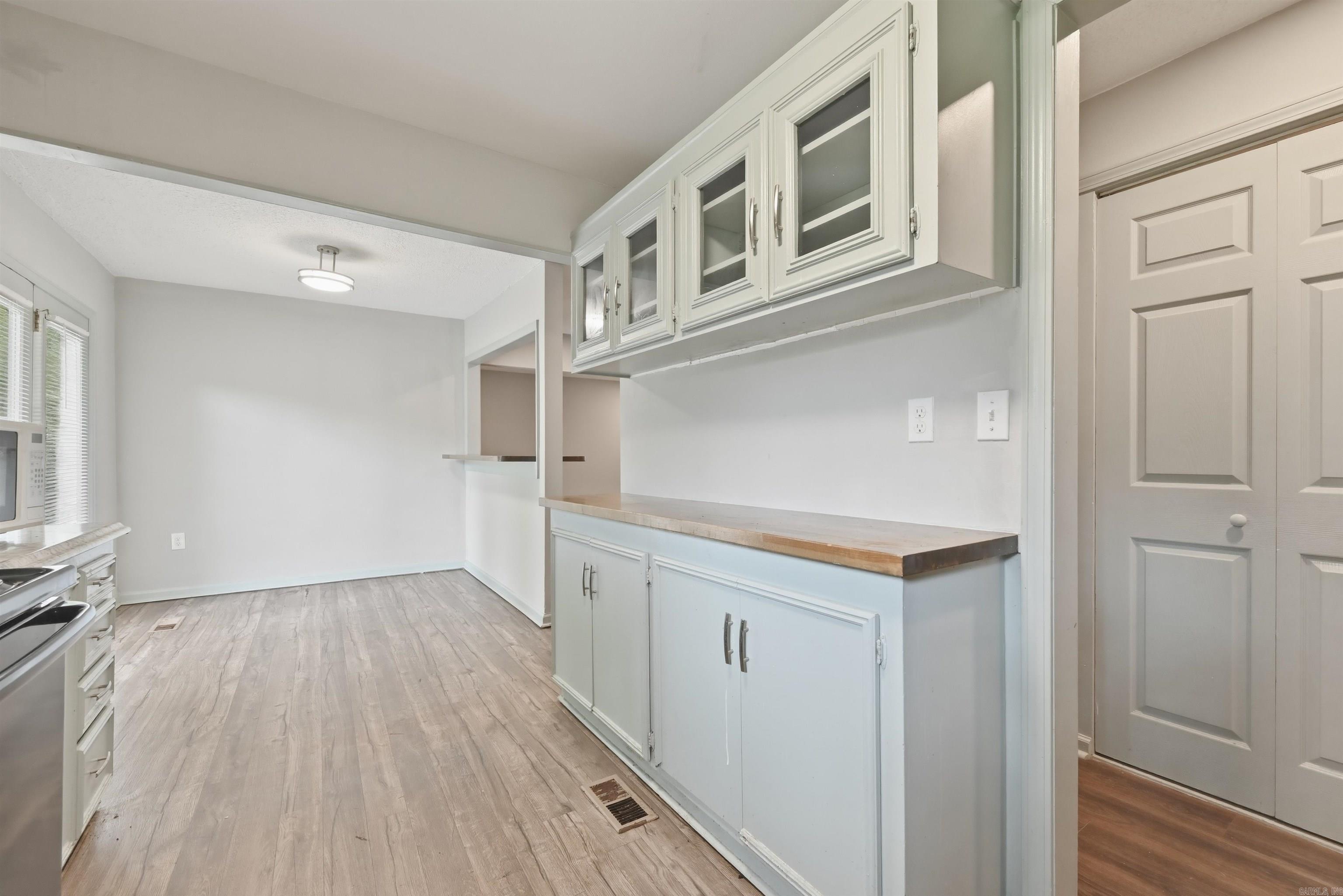 42 N Meadowcliff  Little Rock, AR
