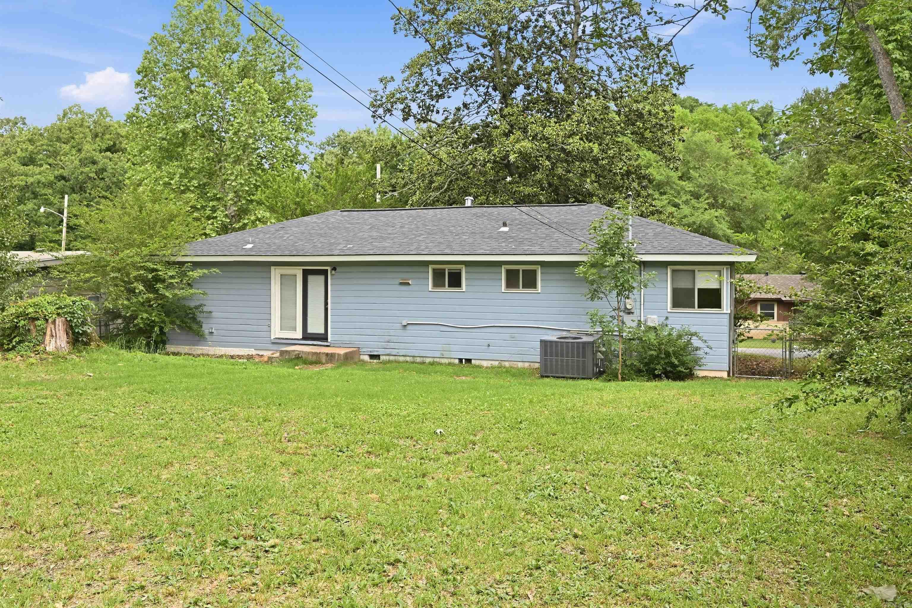 42 N Meadowcliff  Little Rock, AR