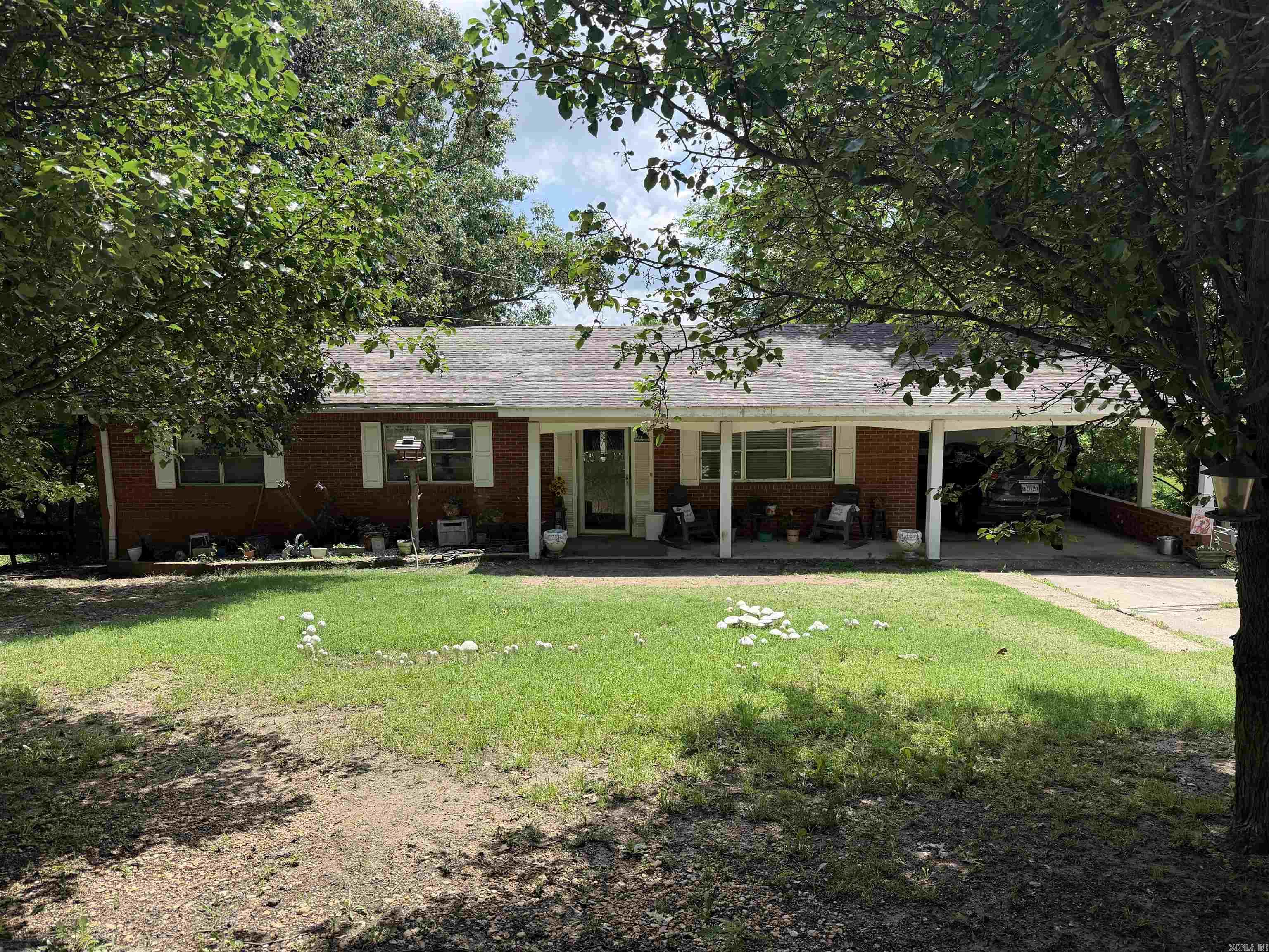 1700 S 12th  Piggott, AR