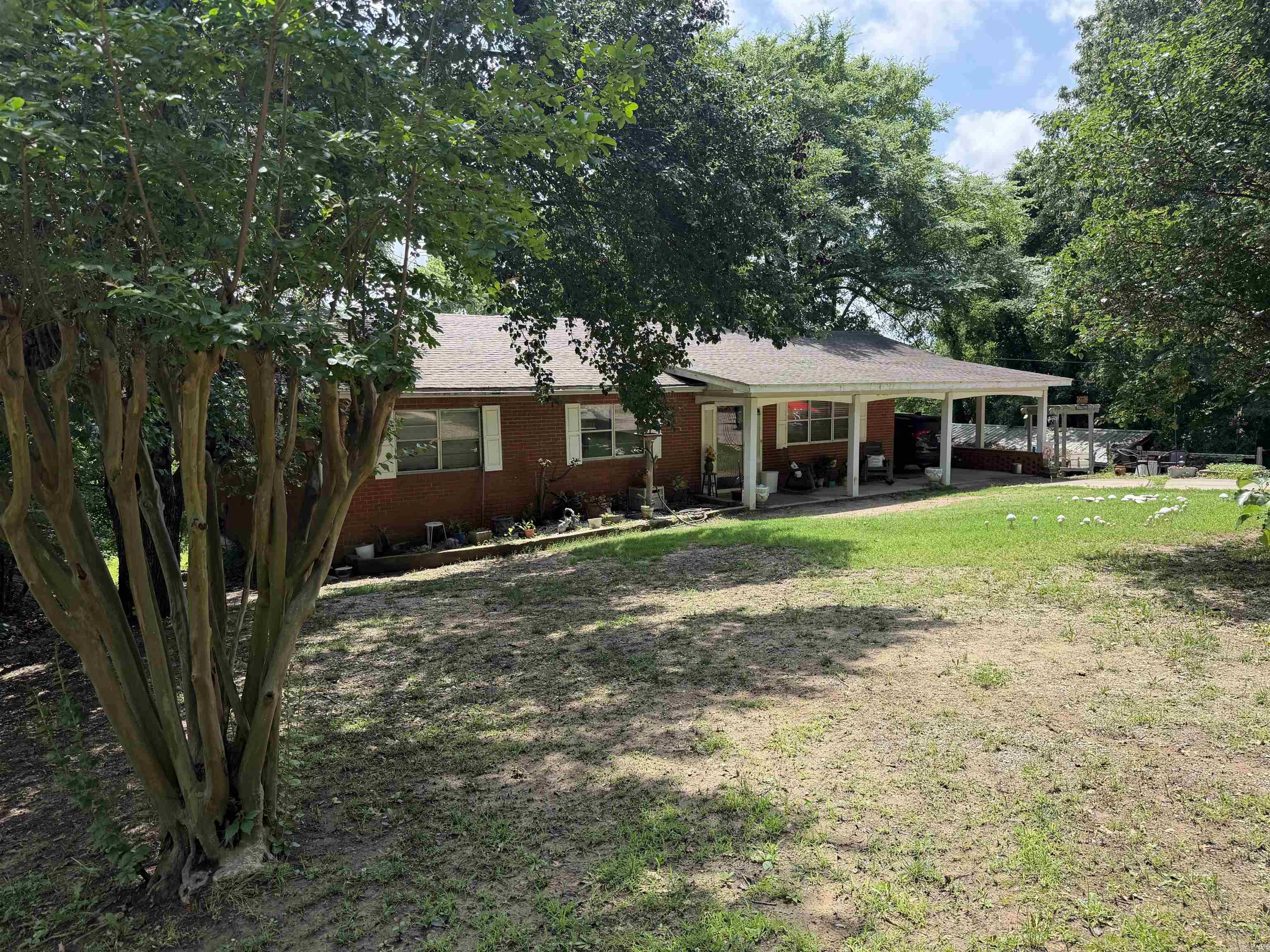 1700 S 12th  Piggott, AR