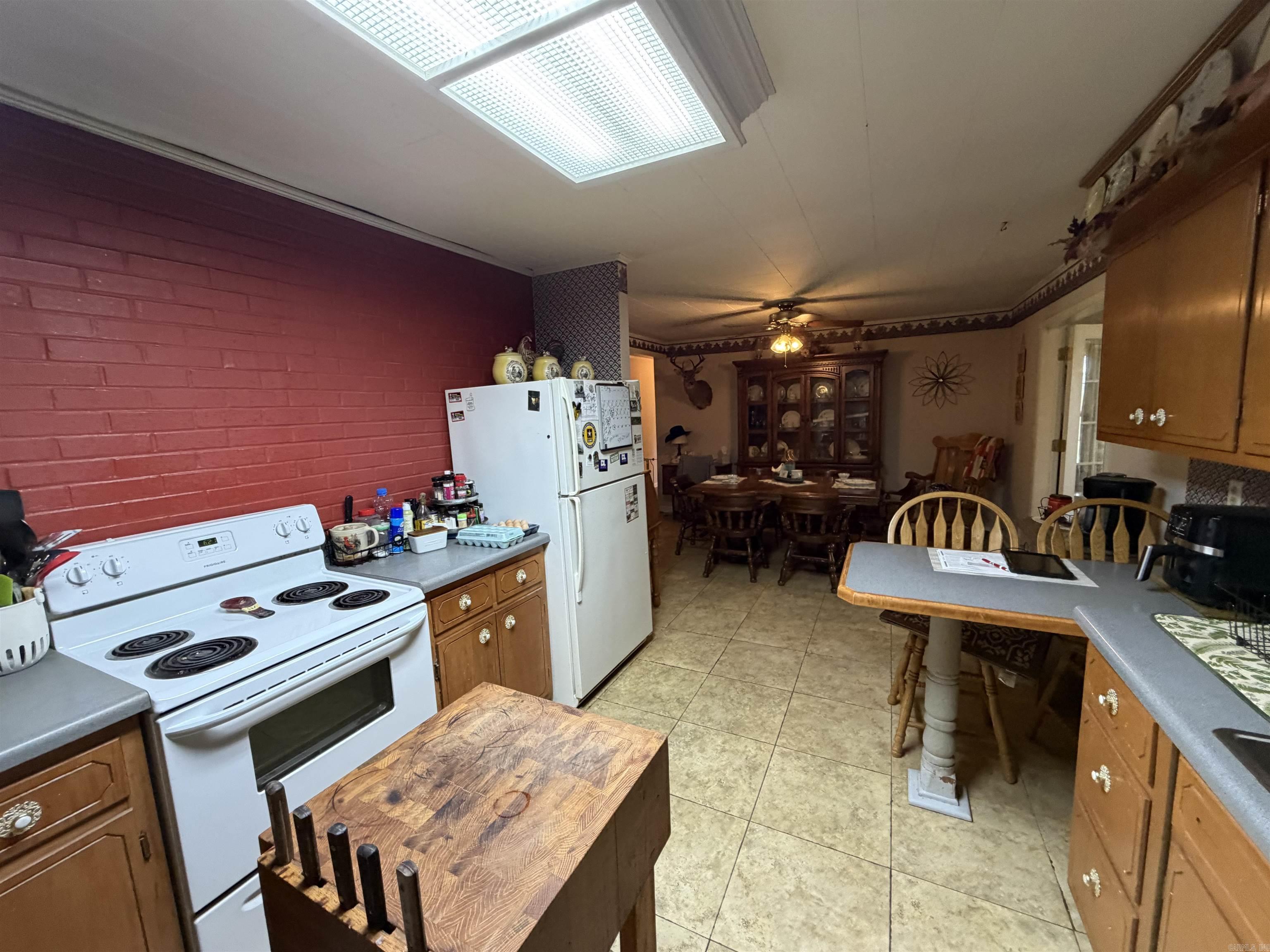 1700 S 12th  Piggott, AR