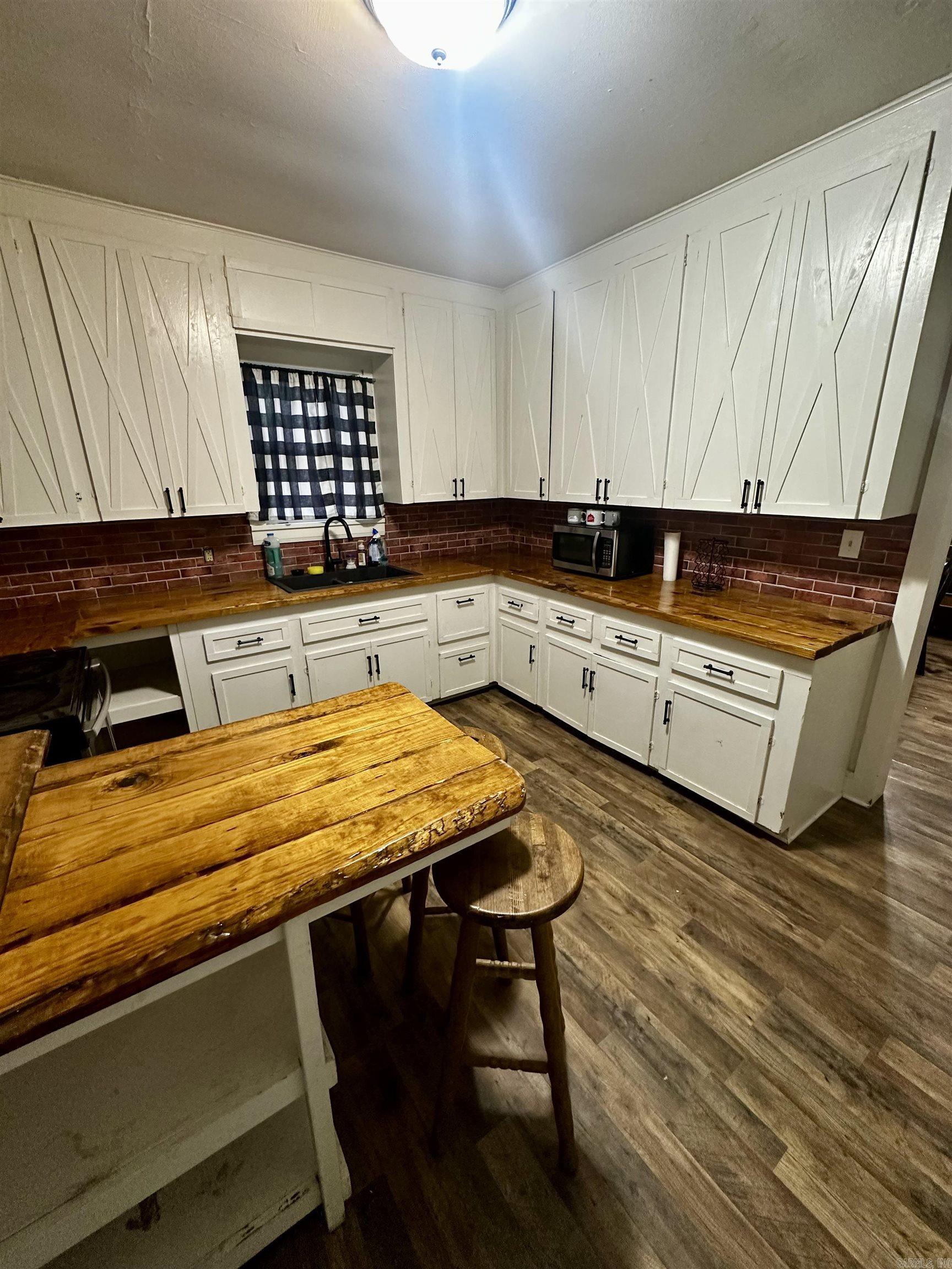 404 Cedar  Crossett, AR