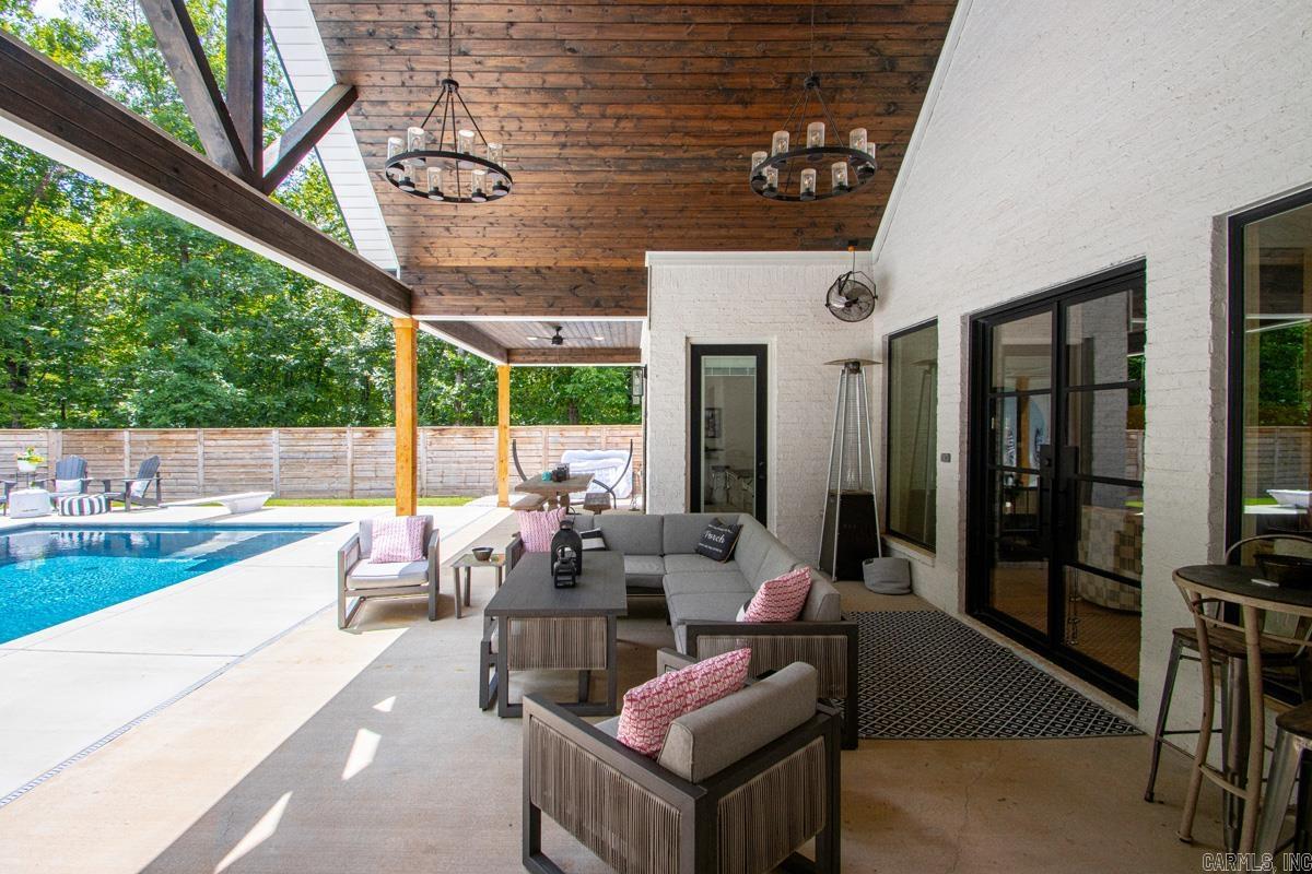 810 Caddo  Benton, AR