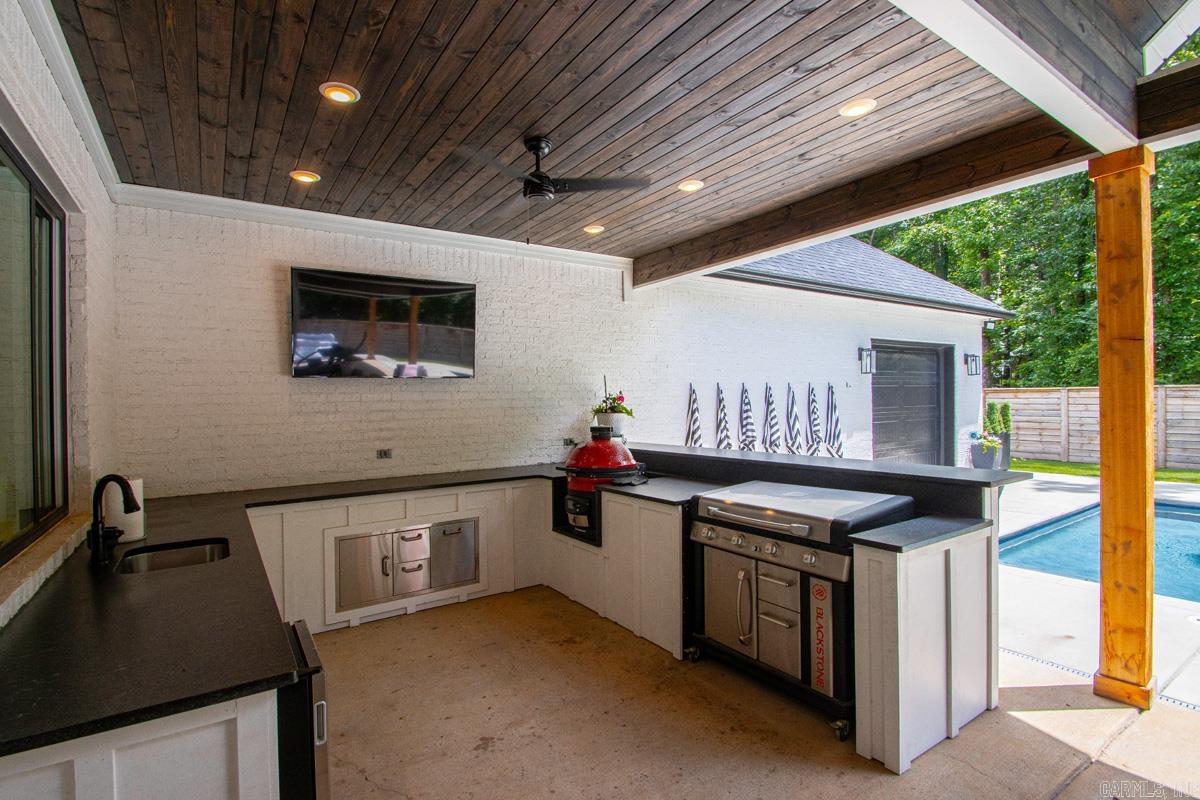 810 Caddo  Benton, AR