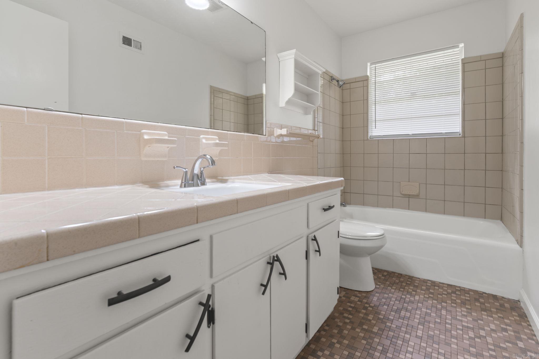 7801 McDaniel  Little Rock, AR