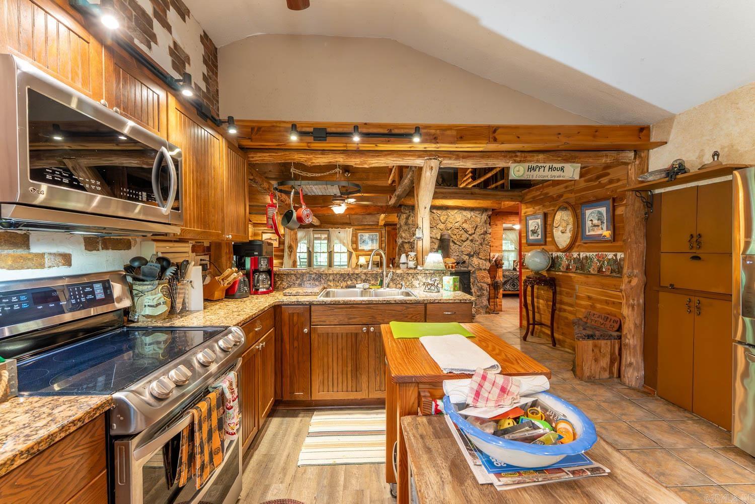 75 County Road 7280  Caulfield, MO