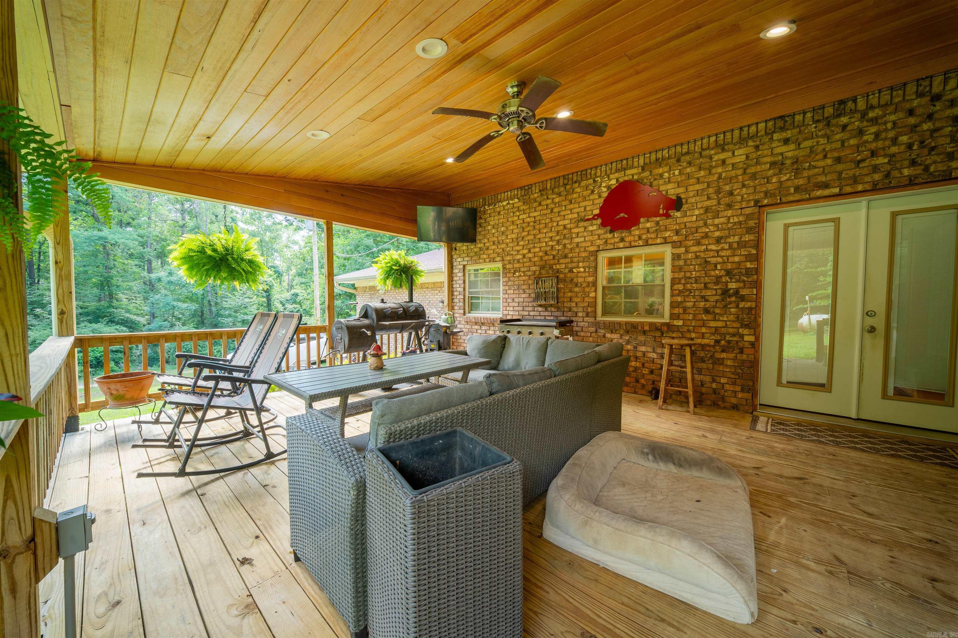 1235 N Charleys Loop  Camden, AR