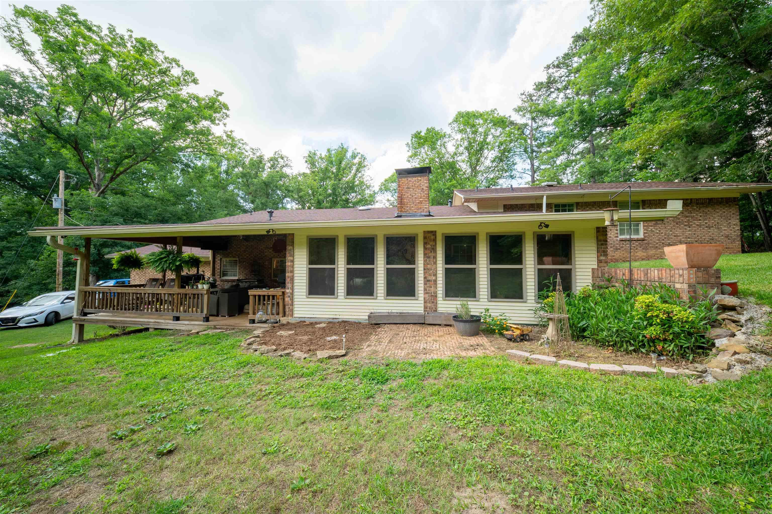 1235 N Charleys Loop  Camden, AR