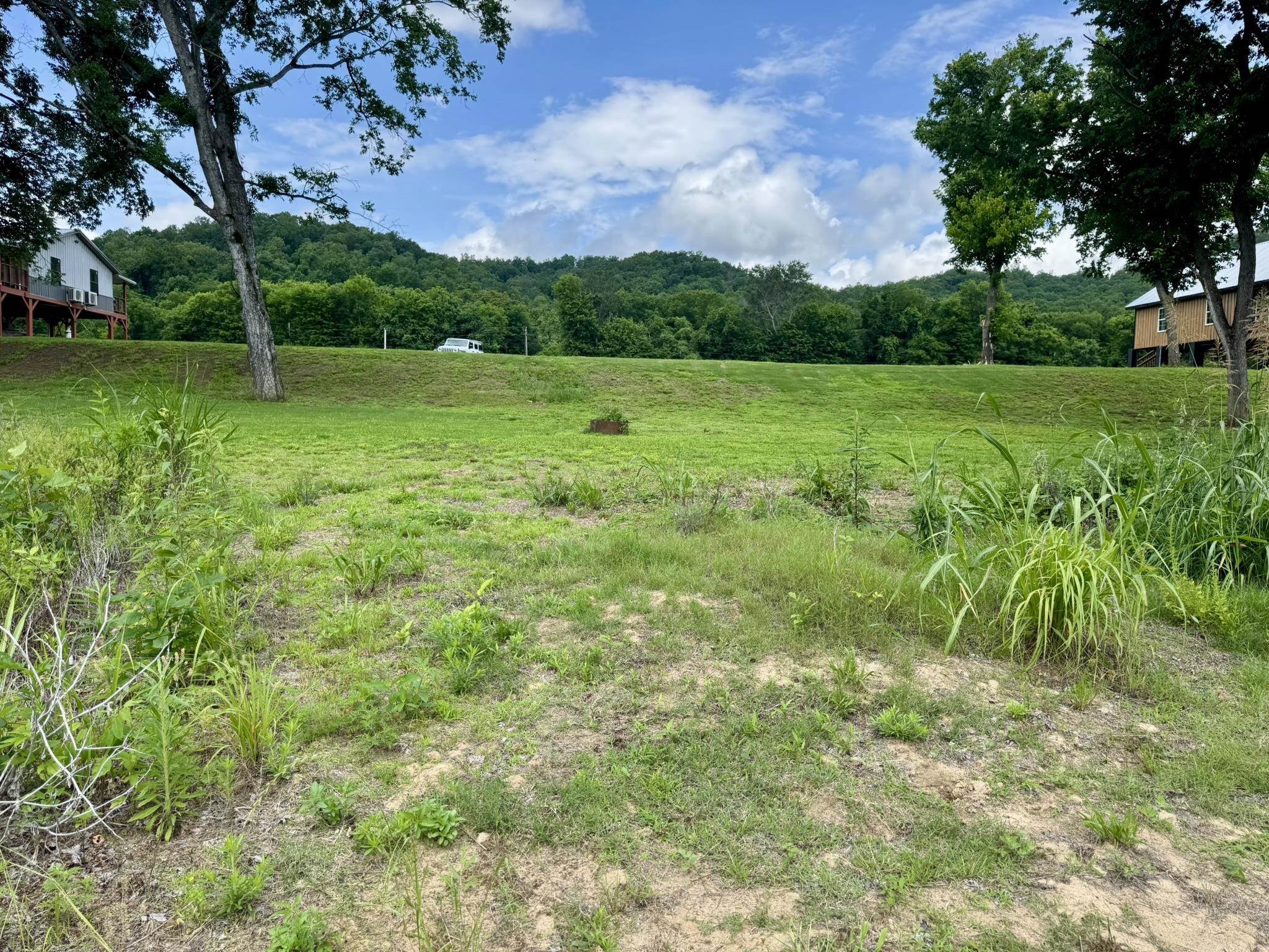 65 E School house hollow Rd  Melbourne, AR