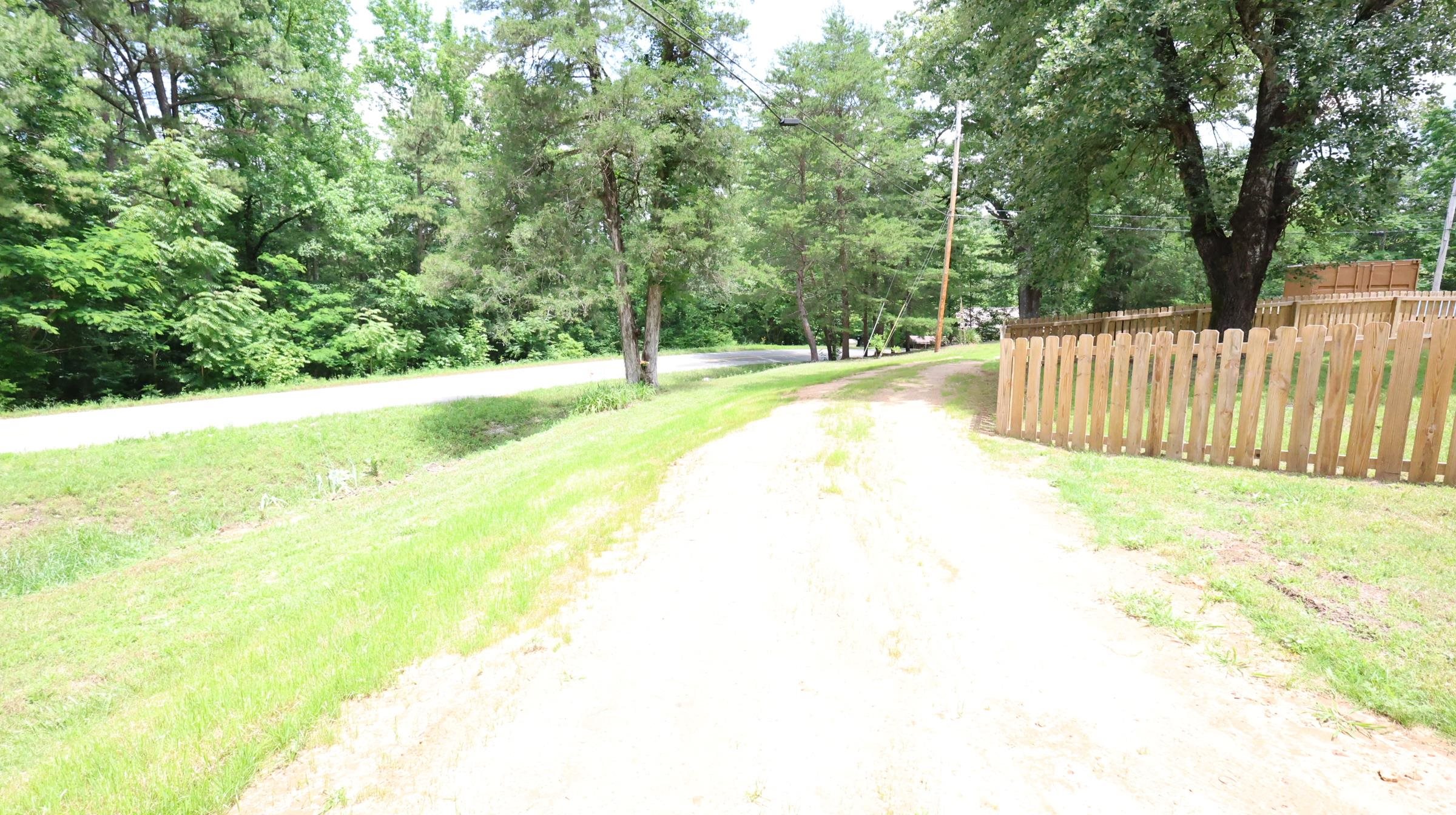 6390 West Road Mount Pleasant, AR 72561
