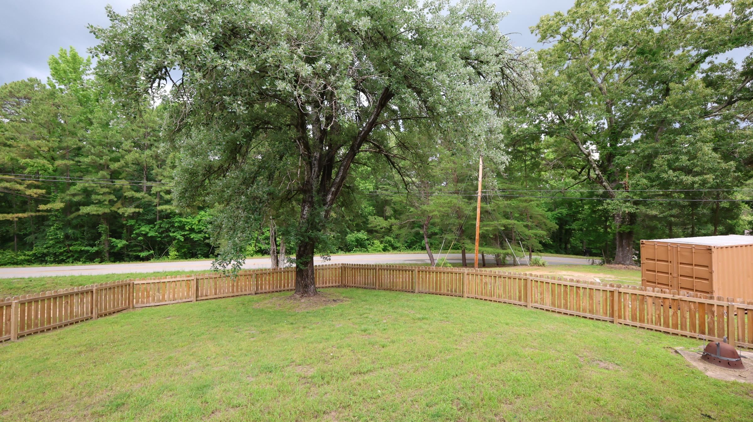6390 West Road Mount Pleasant, AR 72561