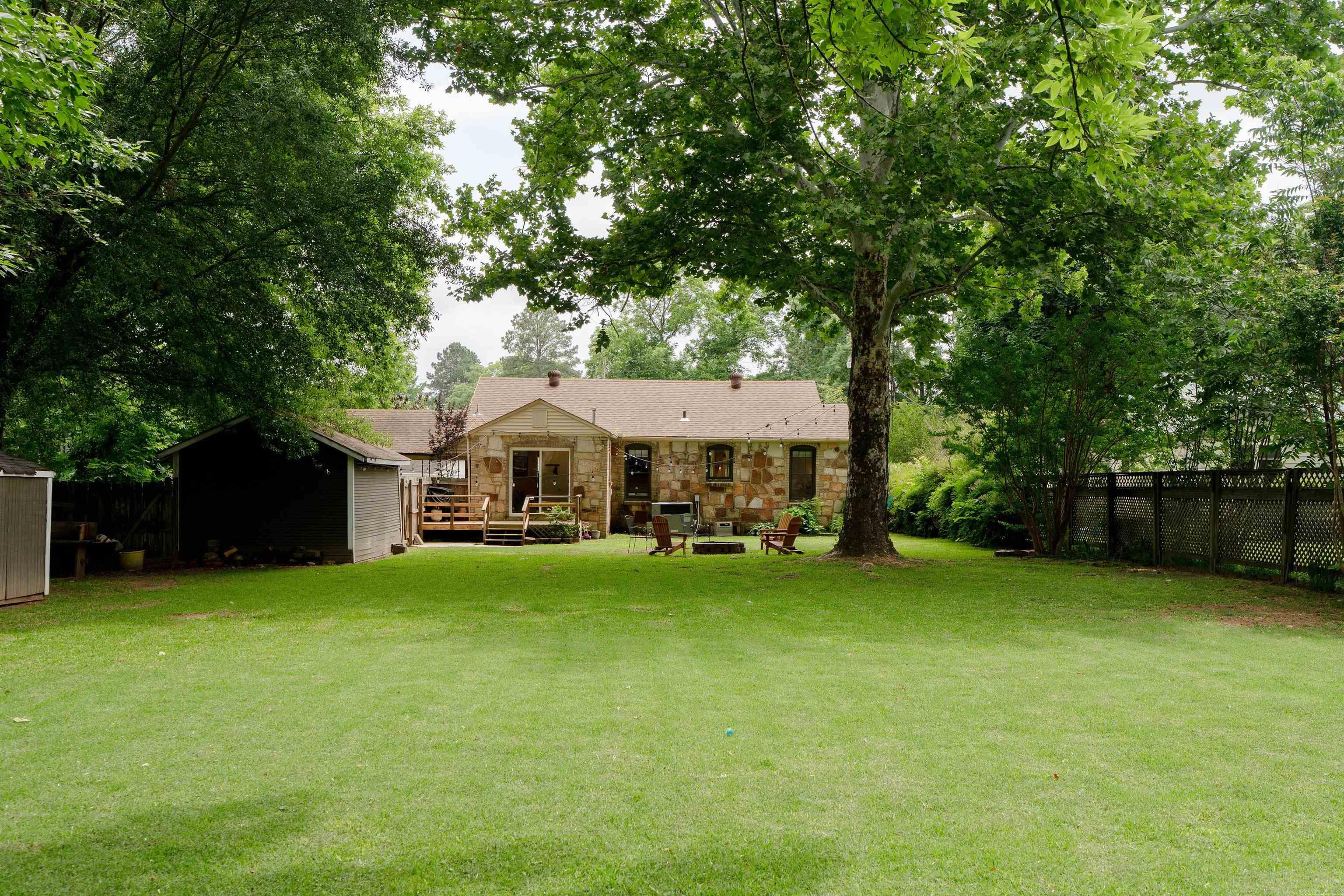 1010 W Center  Searcy, AR