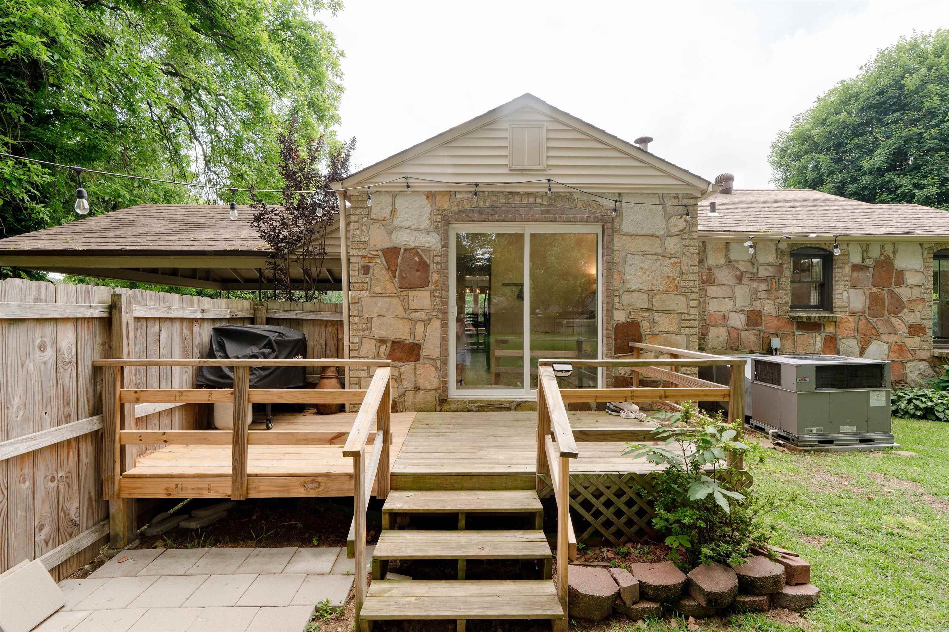 1010 W Center  Searcy, AR
