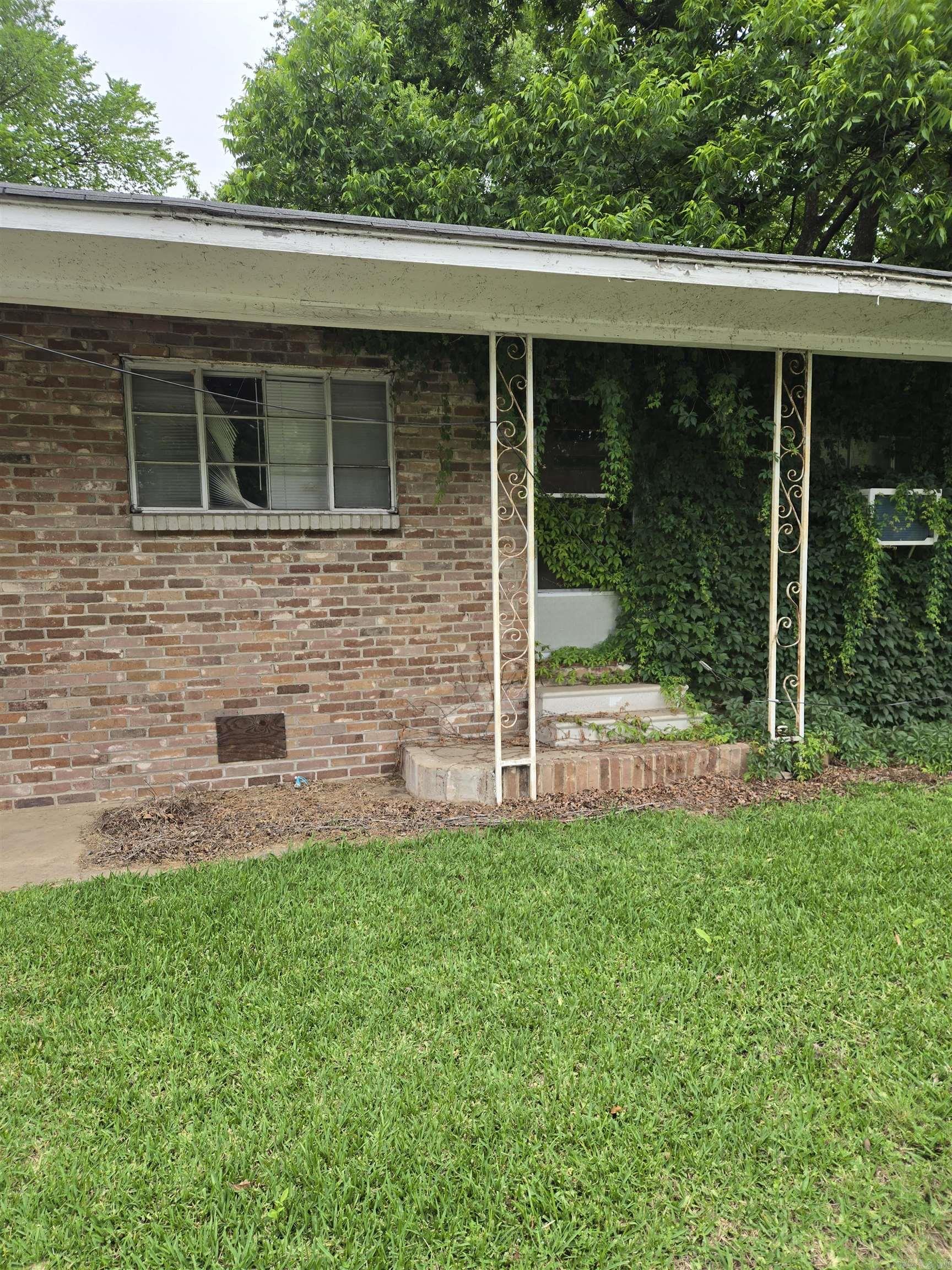 1019 E 6th  Pine Bluff, AR