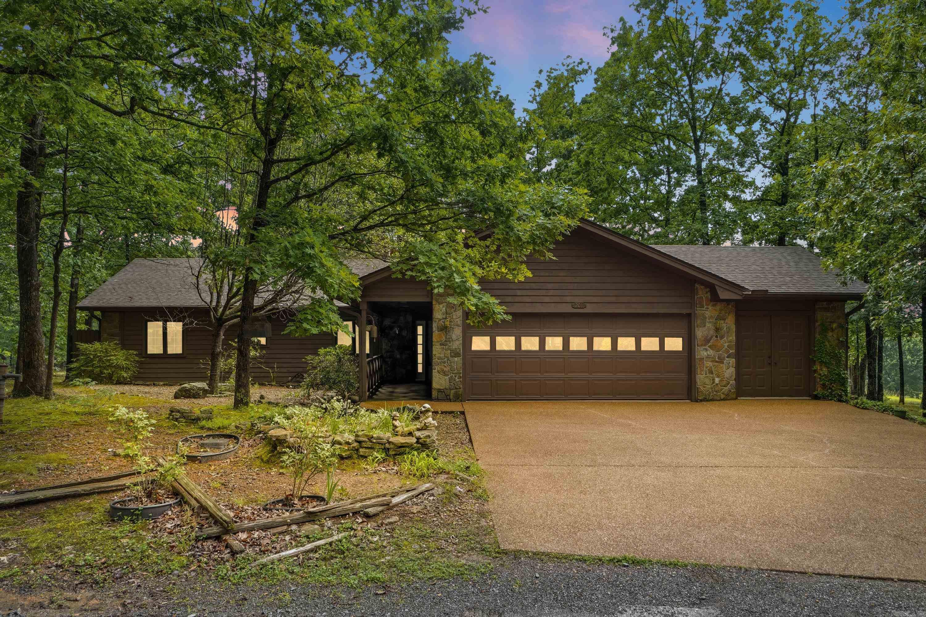 201 E Blue Ridge  Fairfield Bay, AR