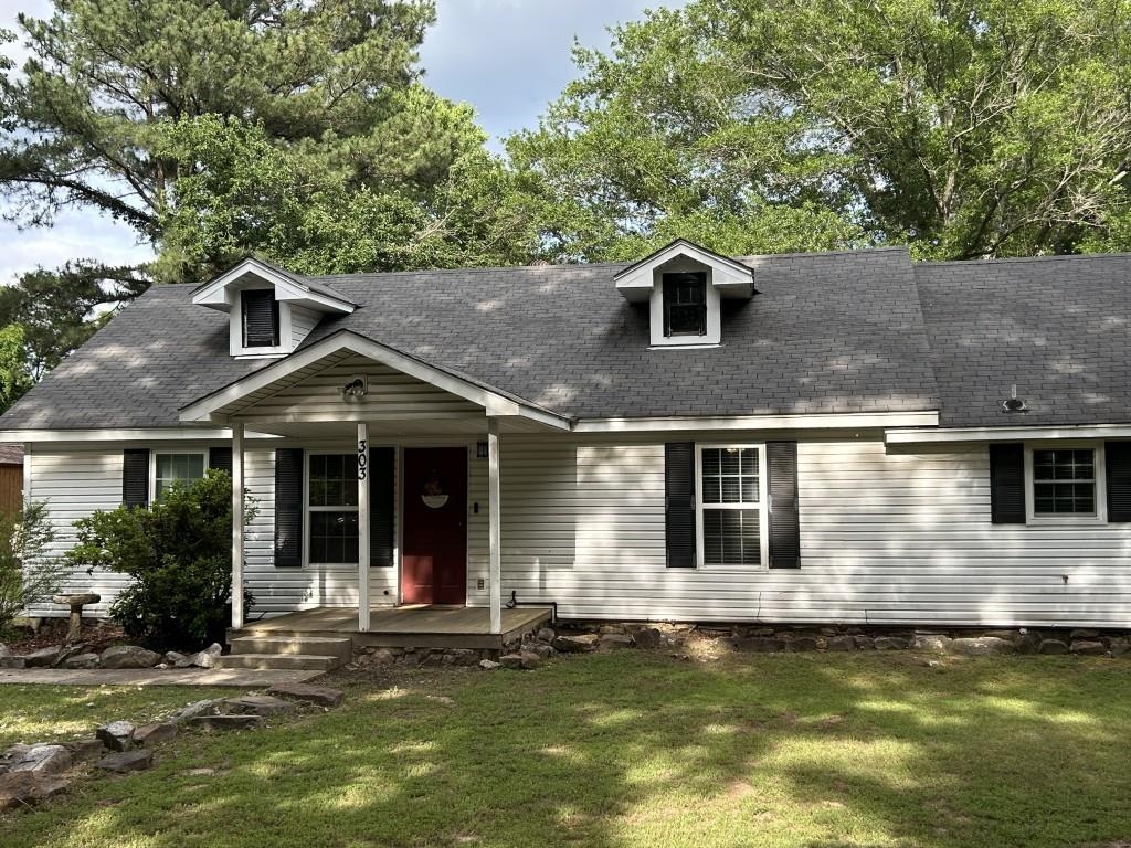 303 N Bayou  Mountain View, AR