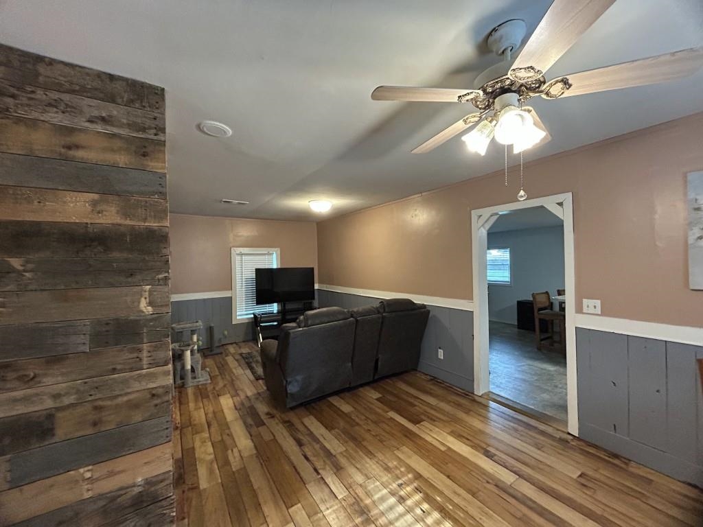 303 N Bayou  Mountain View, AR