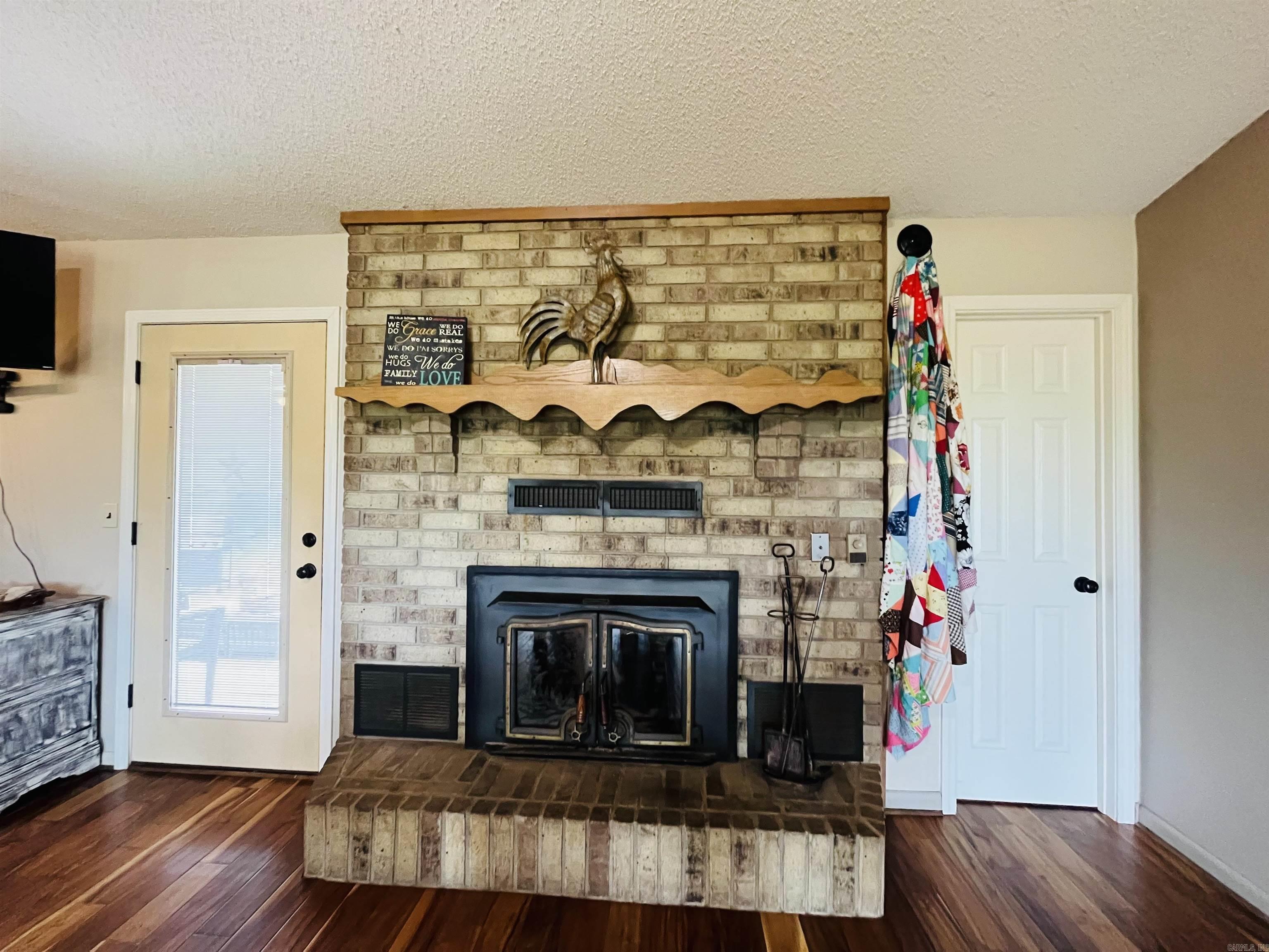 2032 Gray  Leola, AR