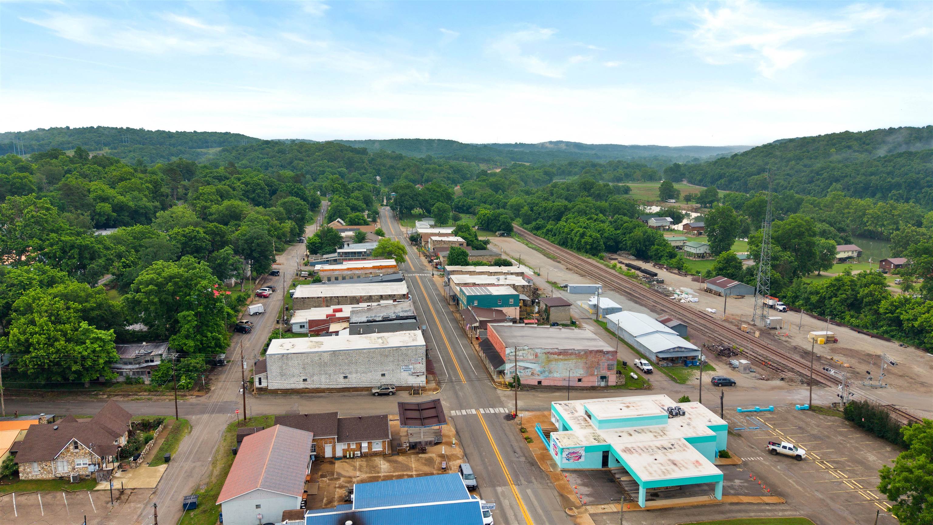 107 E Main  Hardy, AR