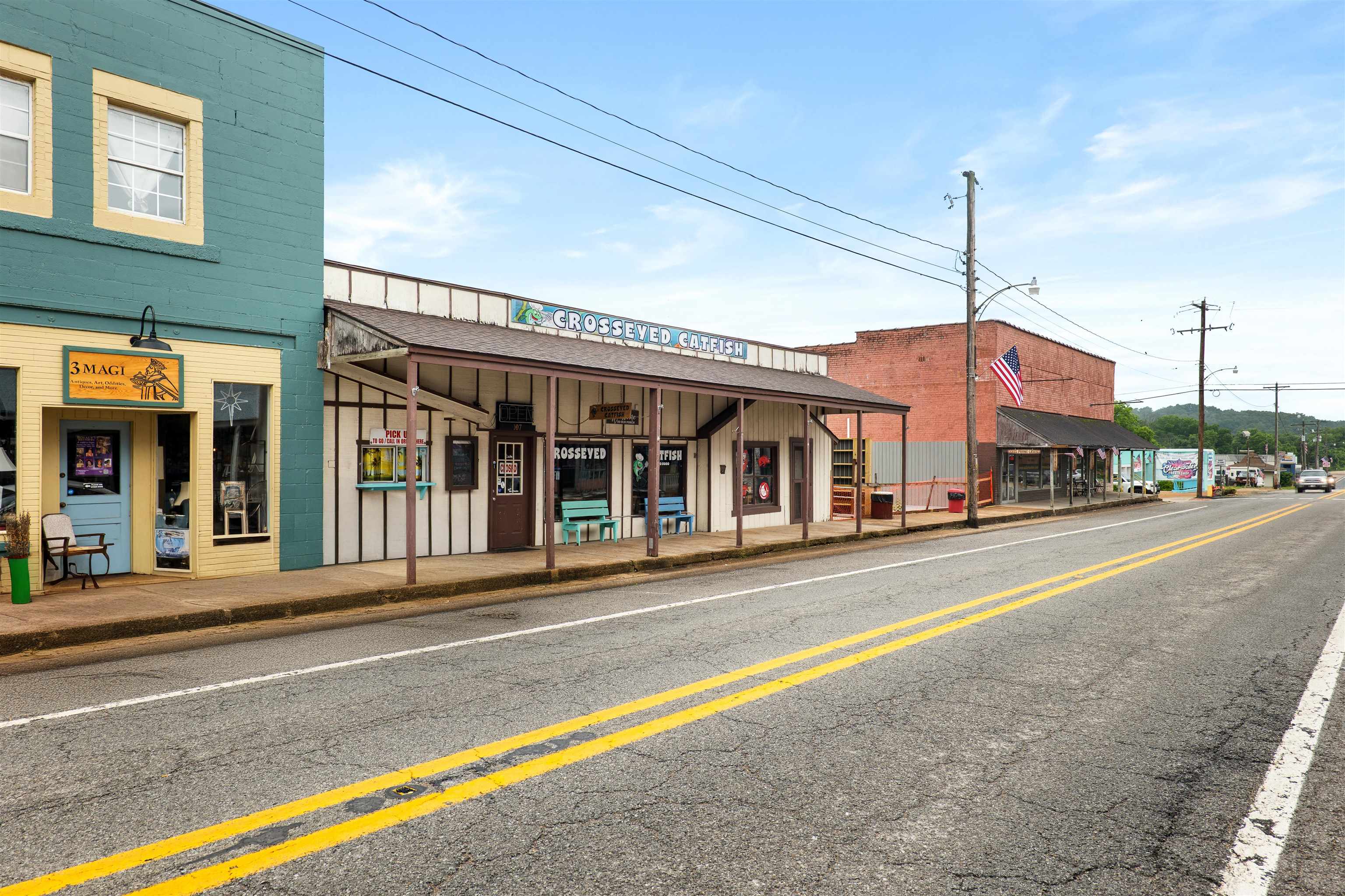 107 E Main  Hardy, AR
