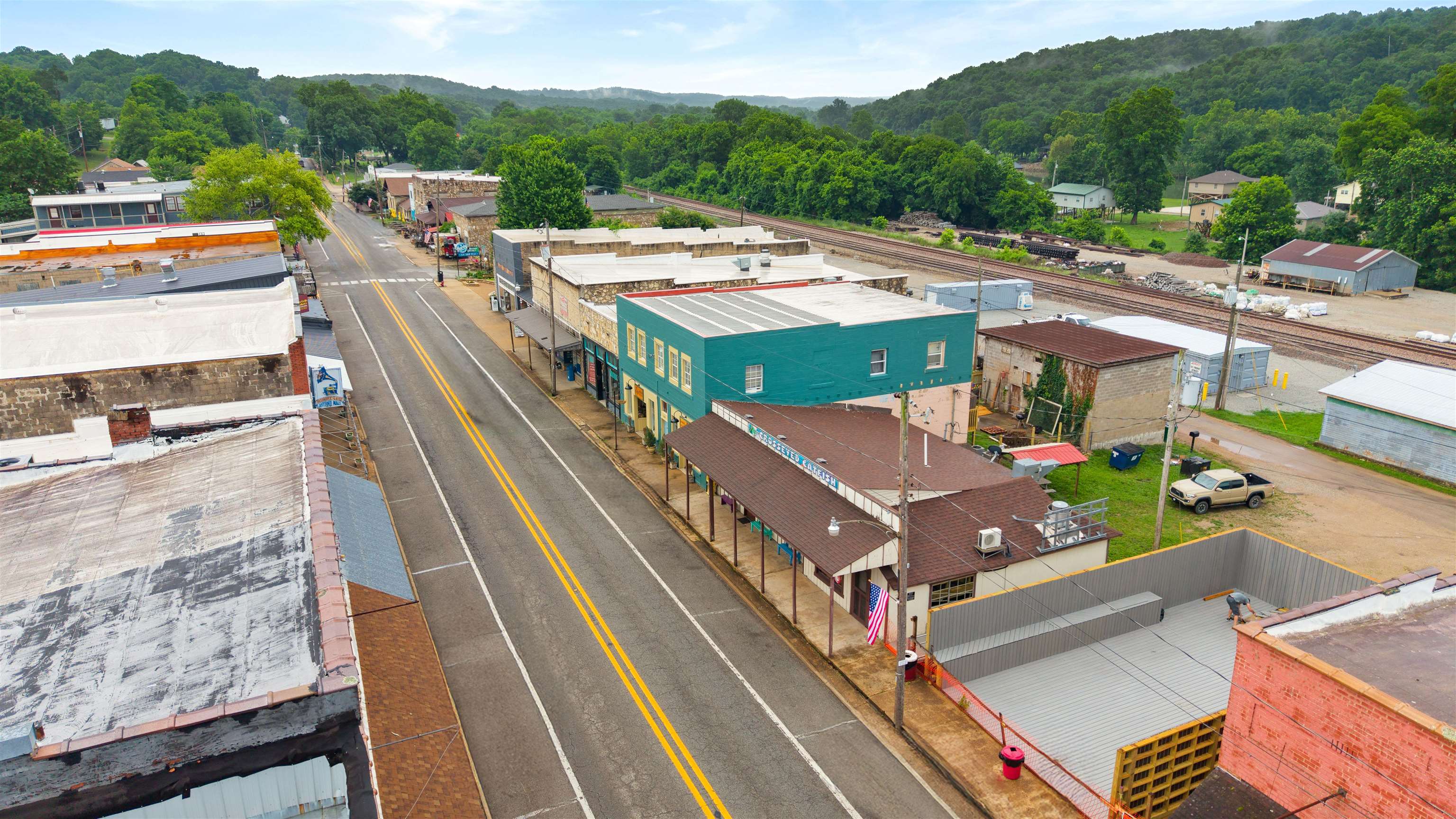 107 E Main  Hardy, AR