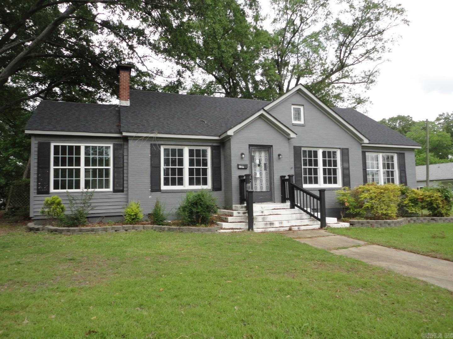 527 S Main  Monticello, AR
