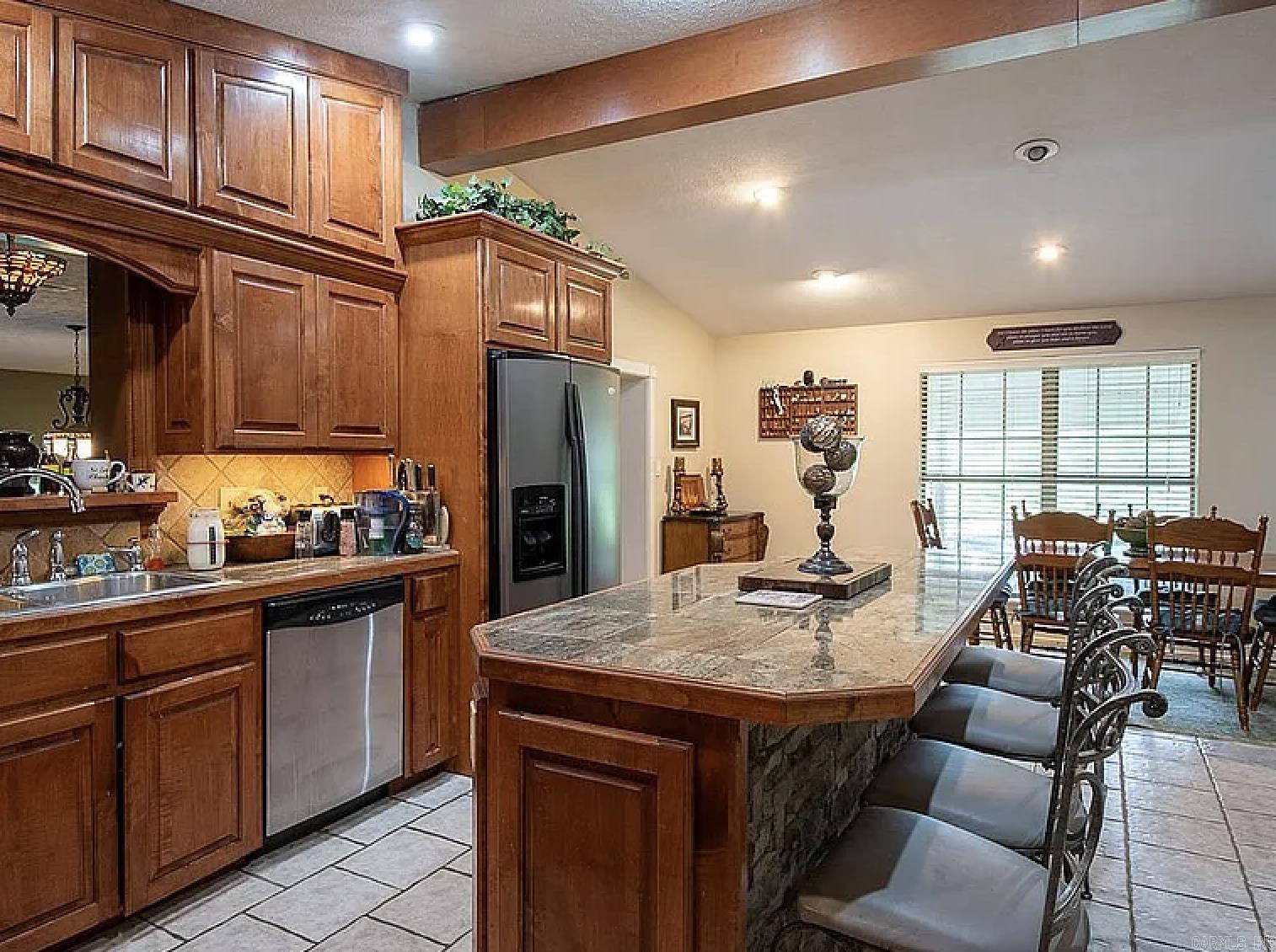 48 Lakeshore  Conway, AR