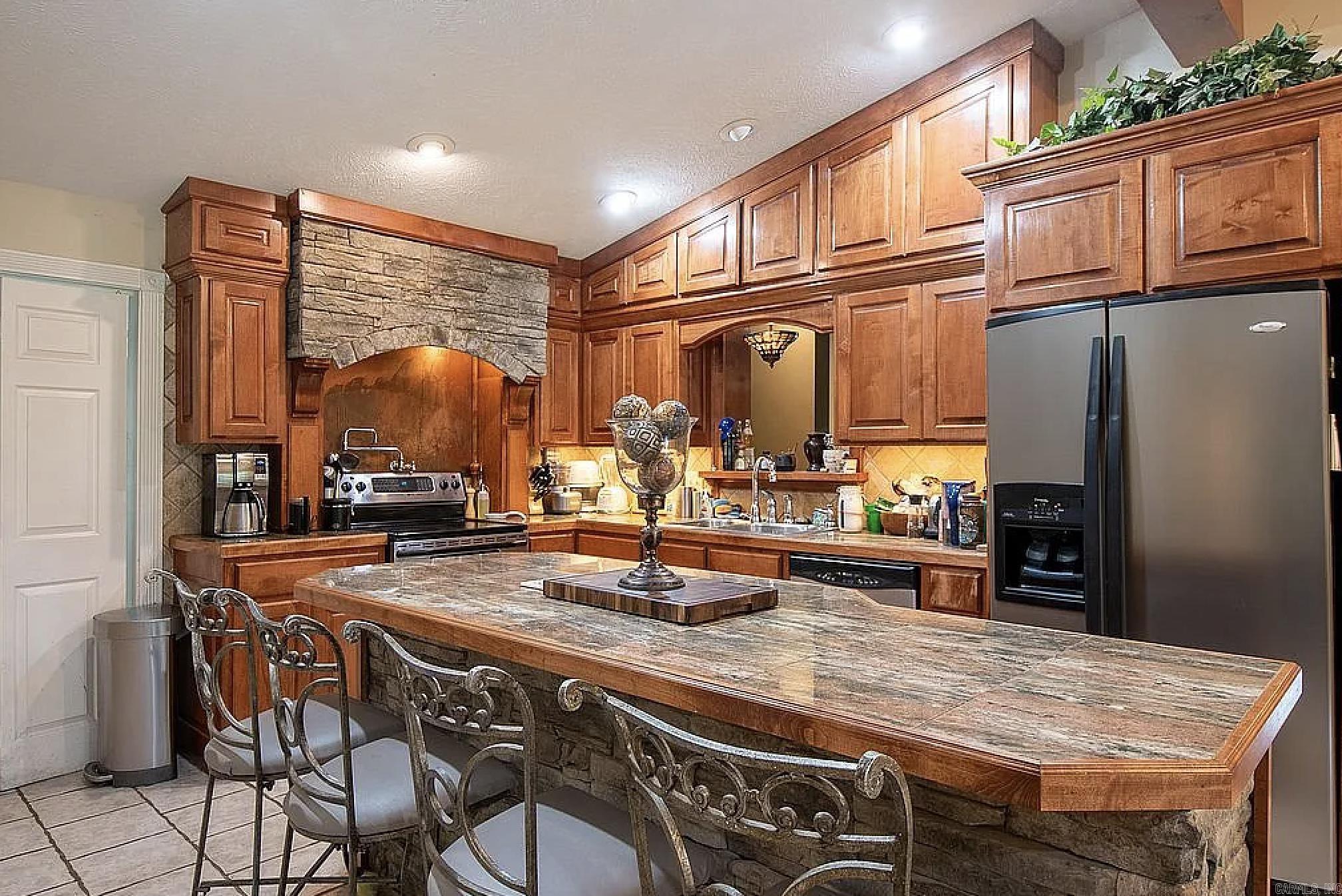 48 Lakeshore  Conway, AR