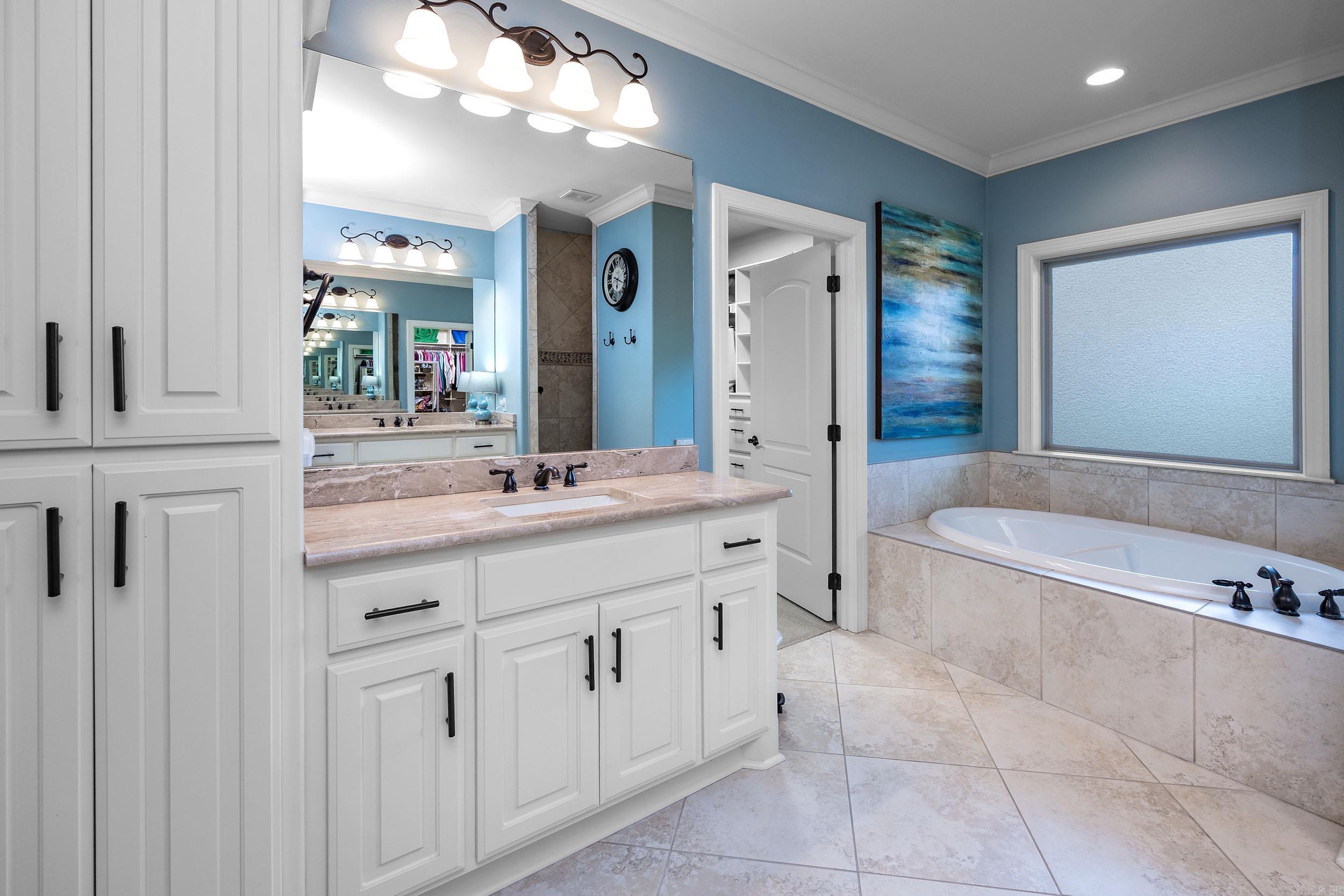 253 Lake Valley Drive  Maumelle, AR