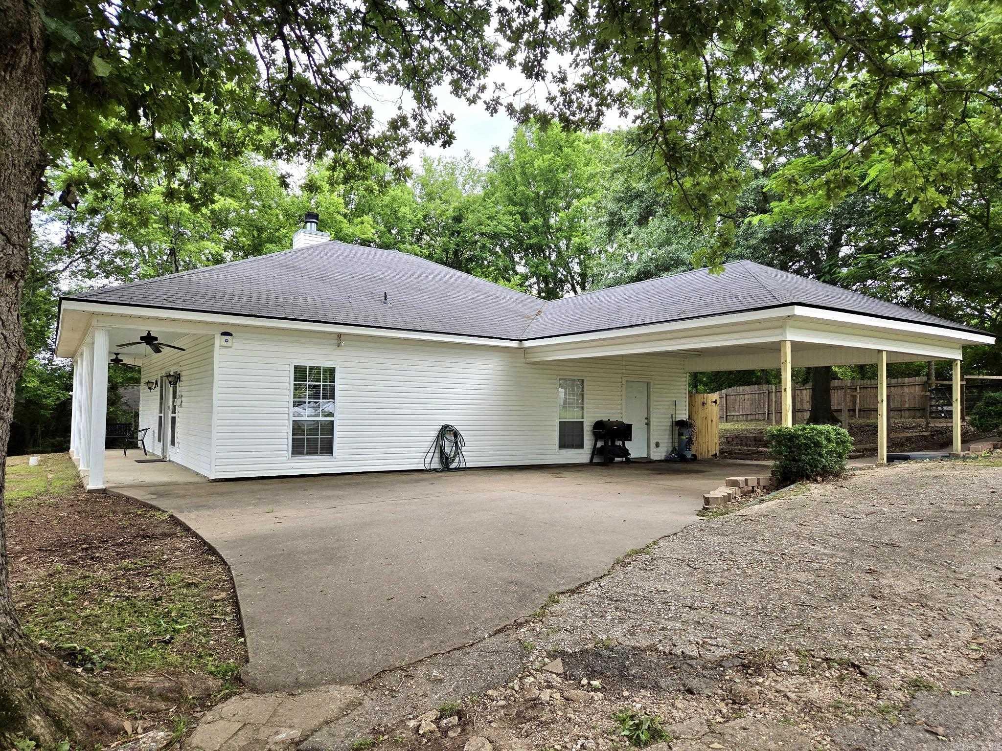 519 S Market St  Benton, AR