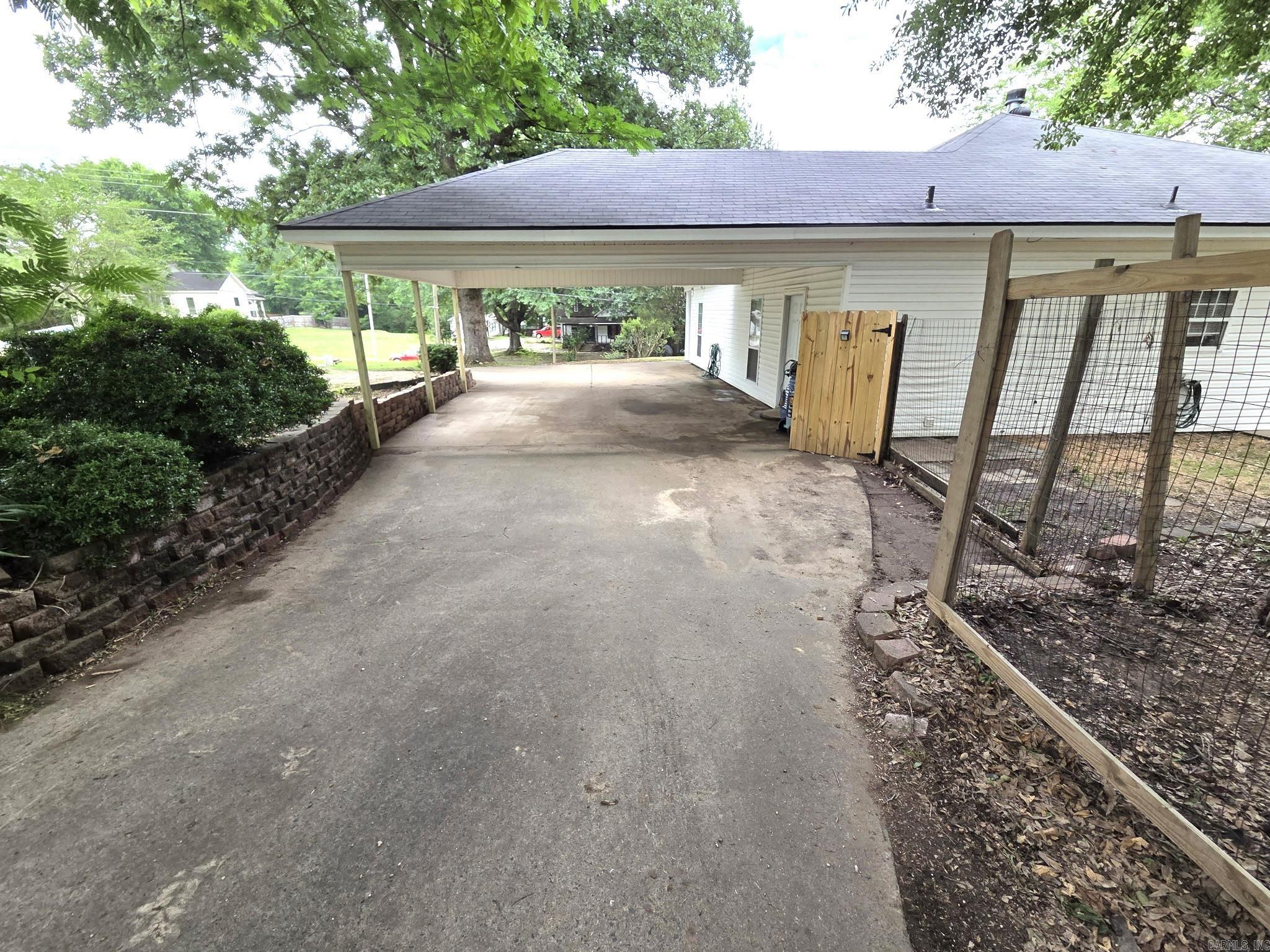 519 S Market St  Benton, AR