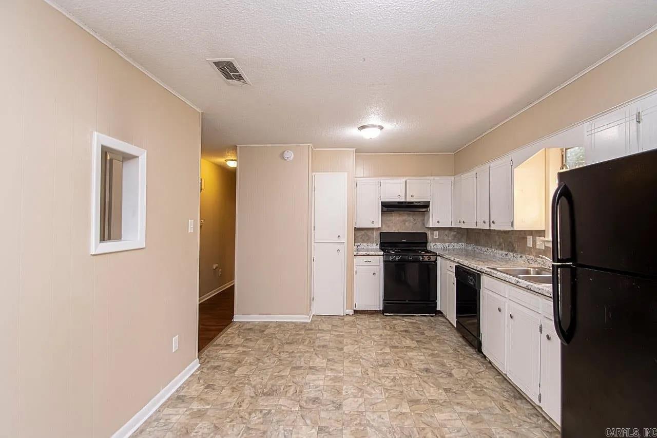 17 Compass Point St  Sherwood, AR