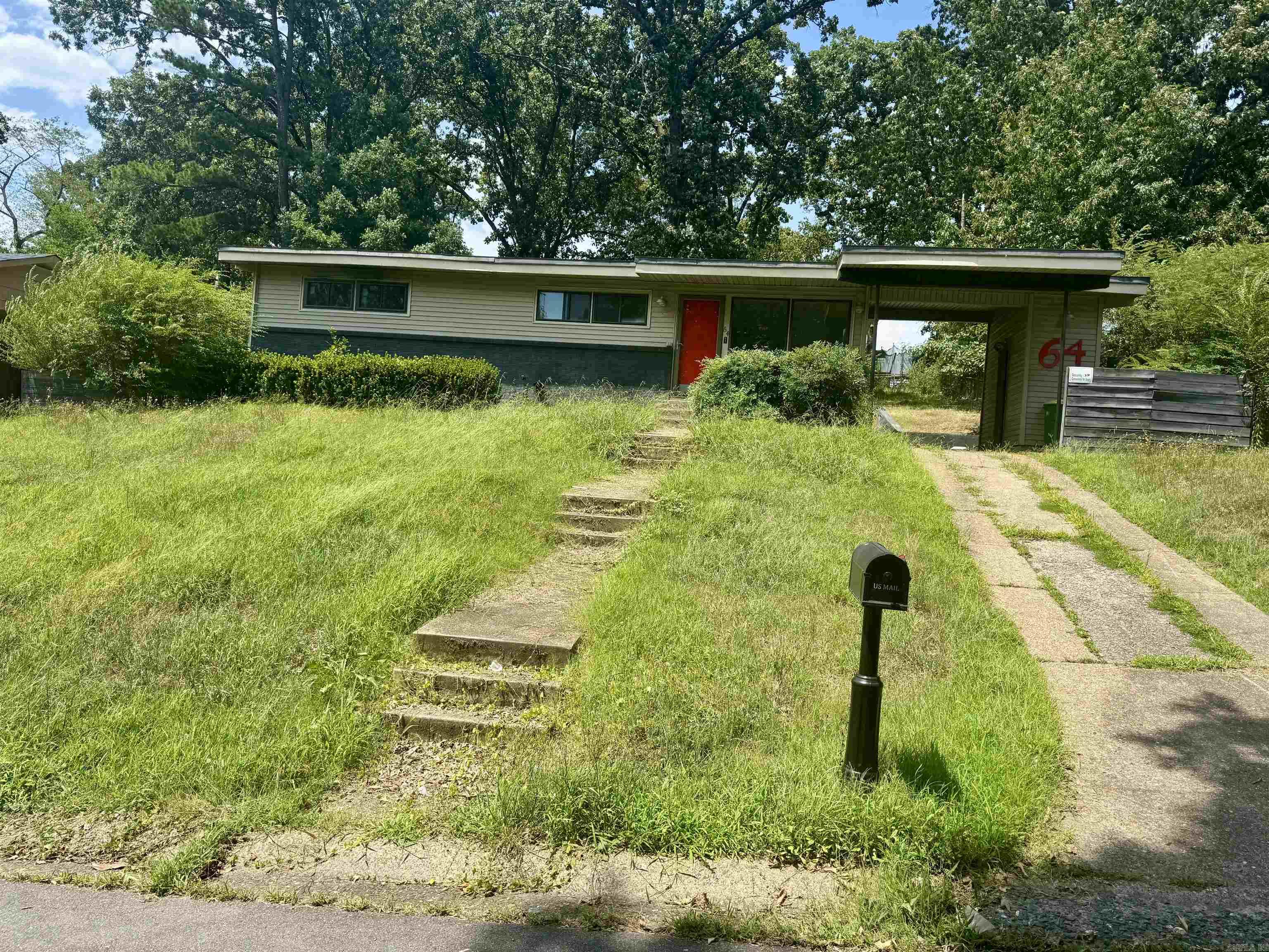 64 S Meadowcliff Dr  Little Rock, AR