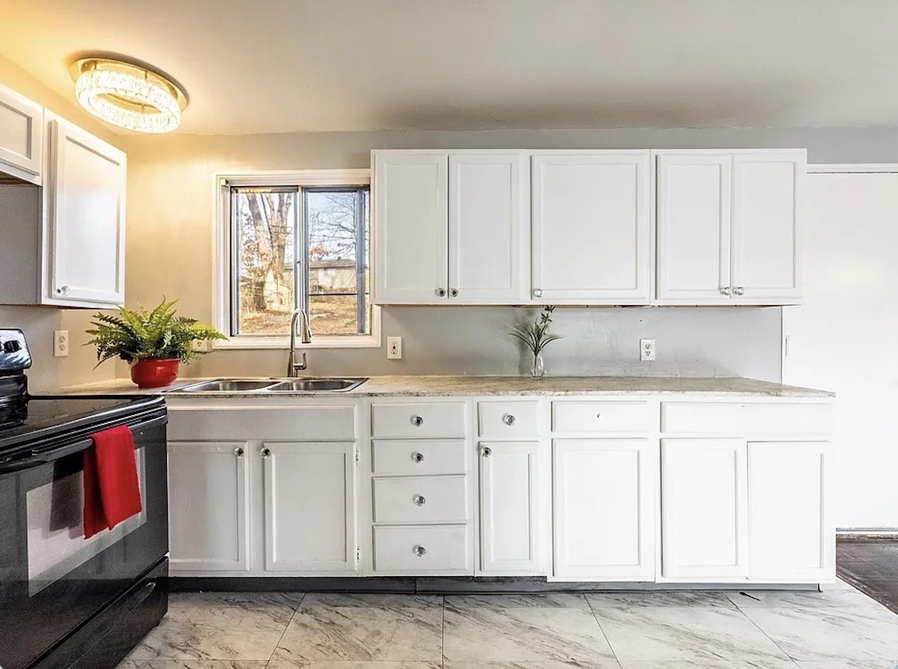 64 S Meadowcliff Dr  Little Rock, AR