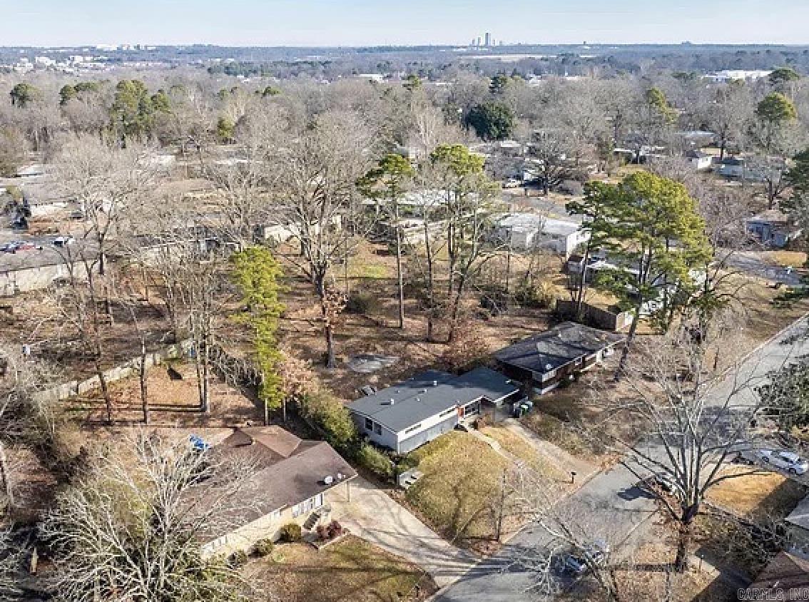 64 S Meadowcliff Dr  Little Rock, AR