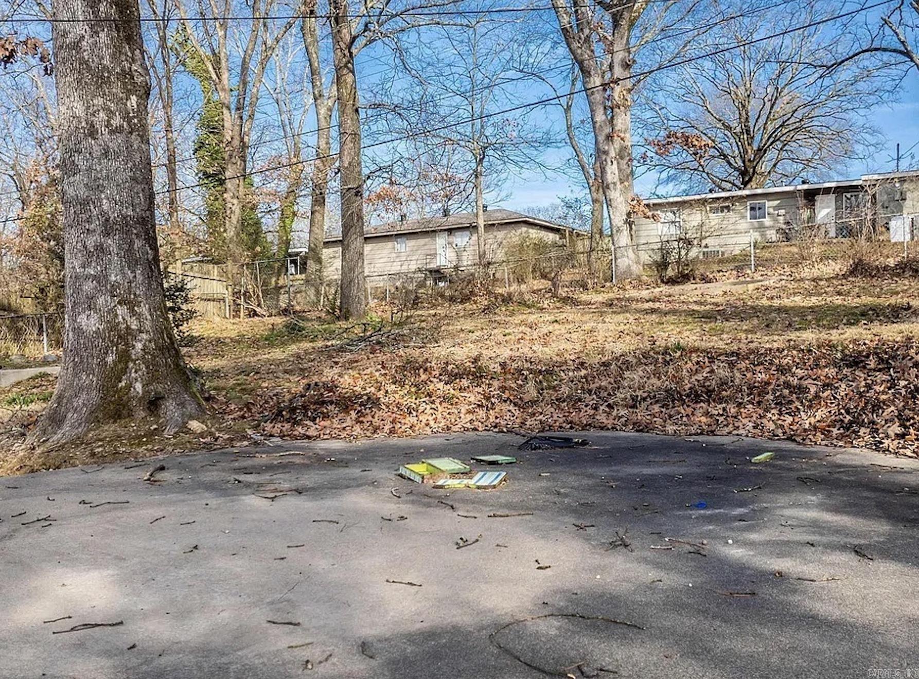64 S Meadowcliff Dr  Little Rock, AR