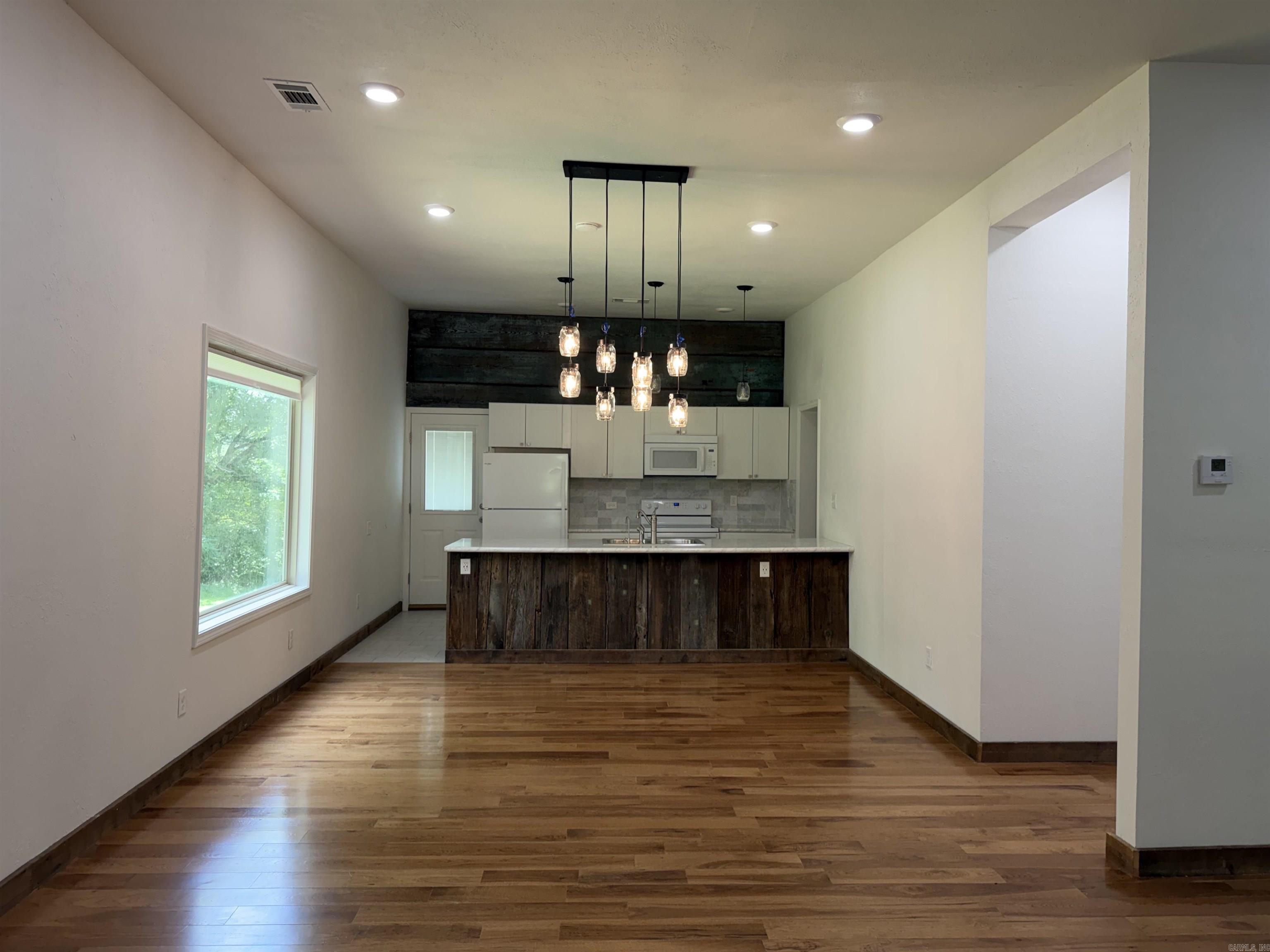 405 N Broadway  Heber Springs, AR