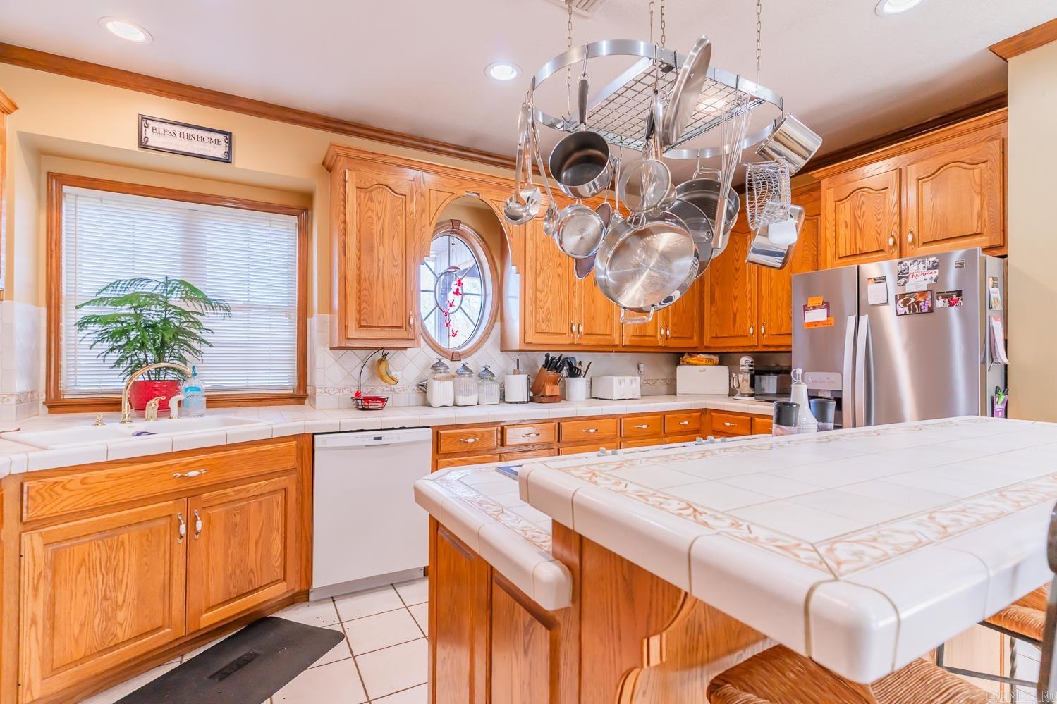 1300 N Locust  Newark, AR
