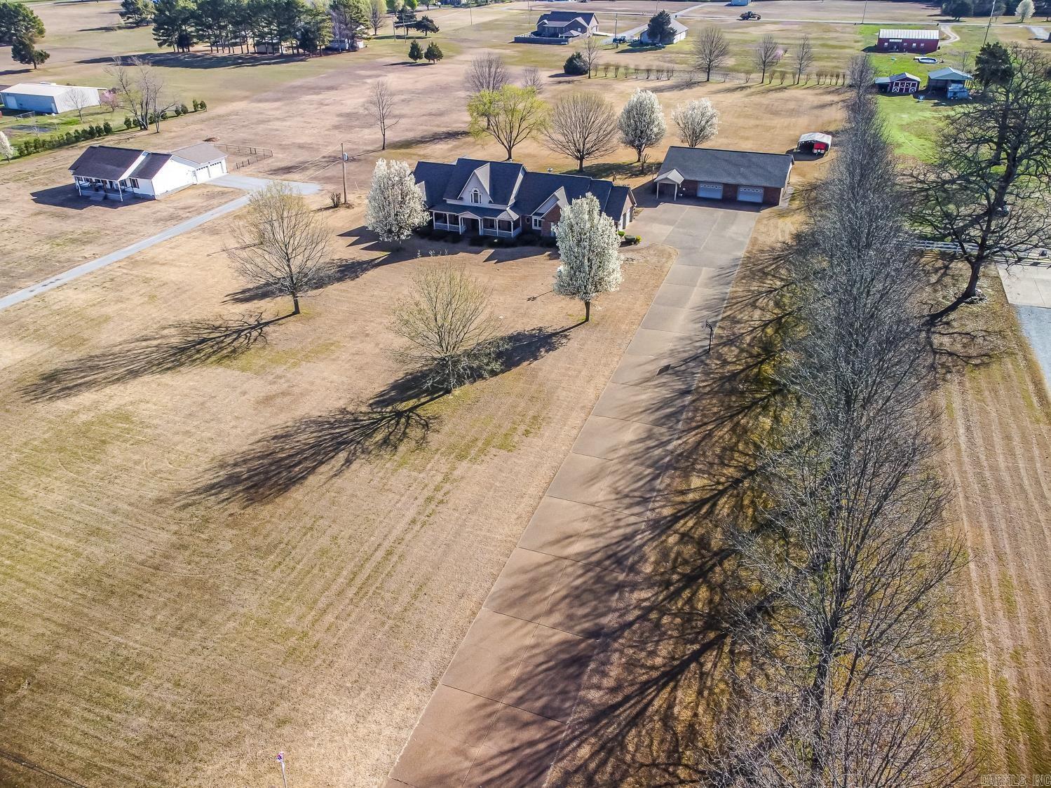 1300 N Locust  Newark, AR