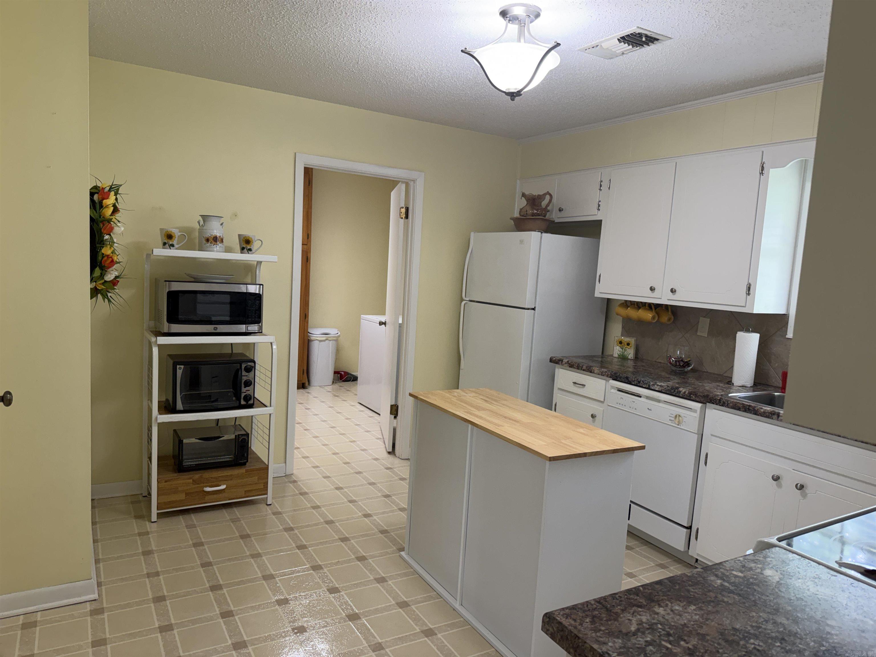 20 Independence  White Hall, AR