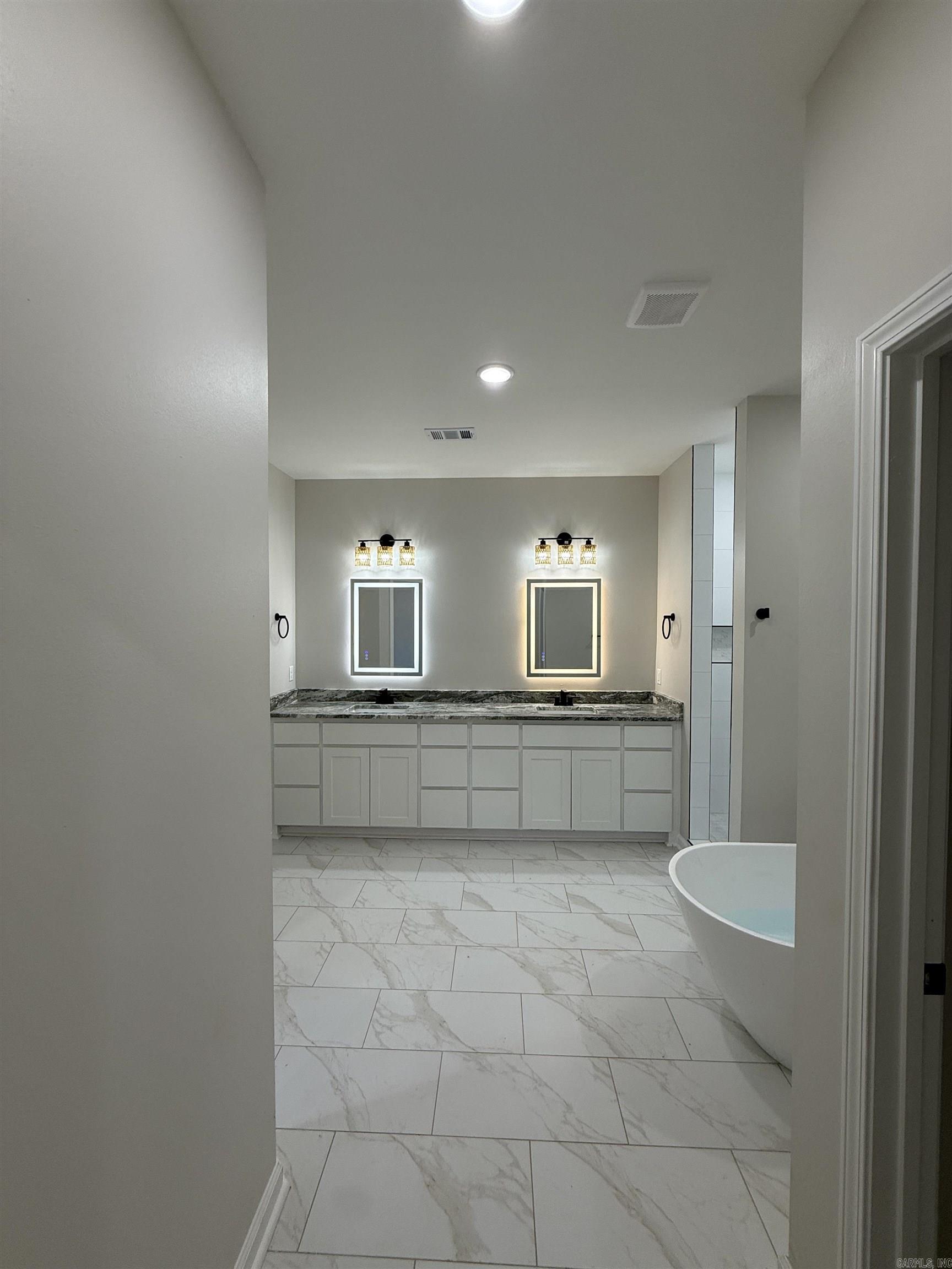 503 Madeleine  Austin, AR