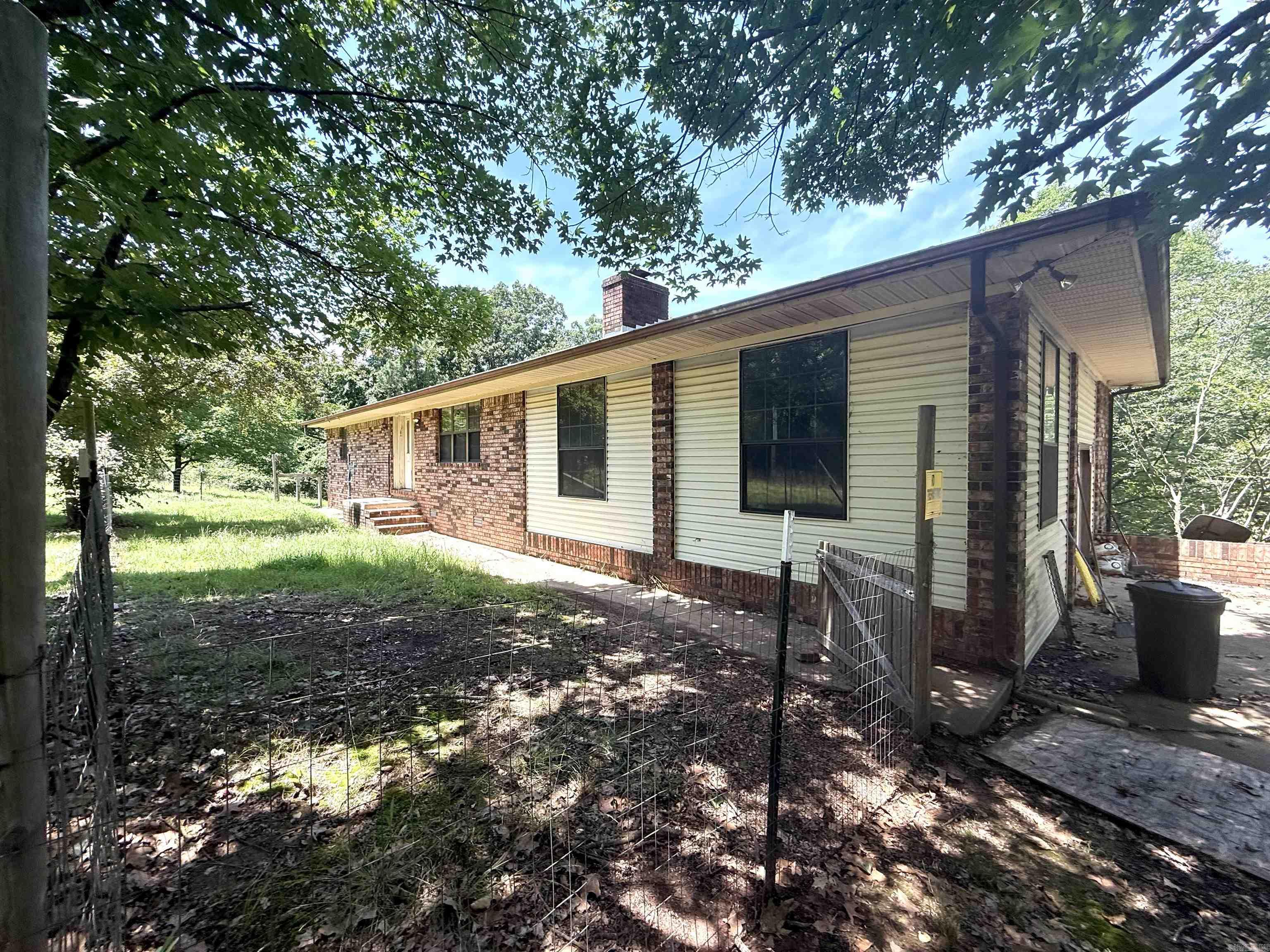 41 Mallory St Morrilton, AR 72110
