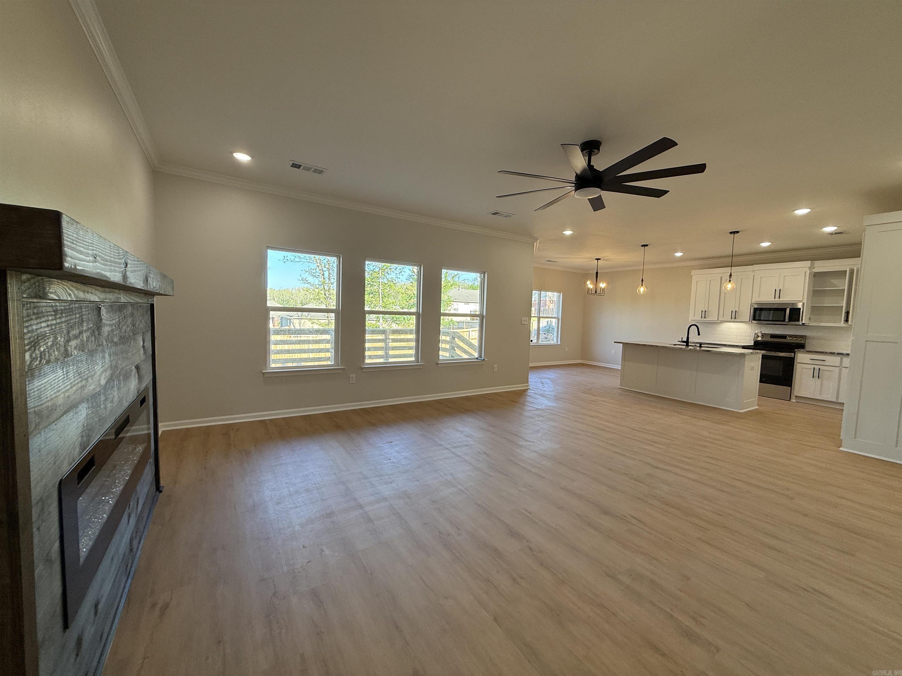505 Madeleine  Austin, AR