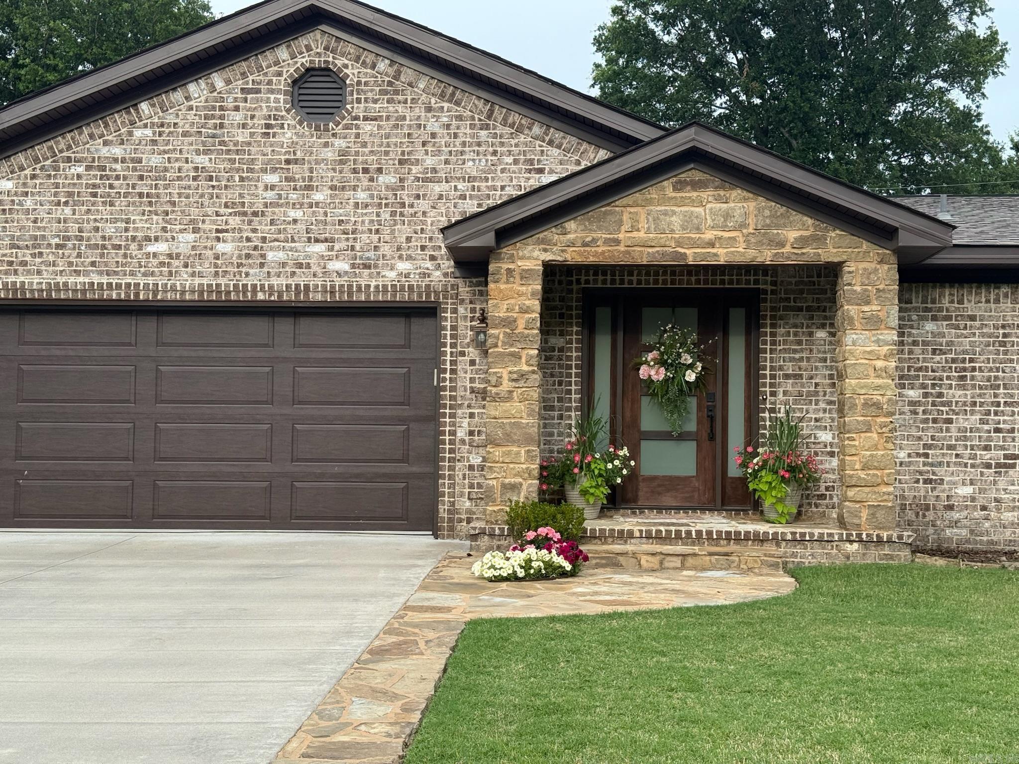 2119 COKER HAMPTON  Stuttgart, AR