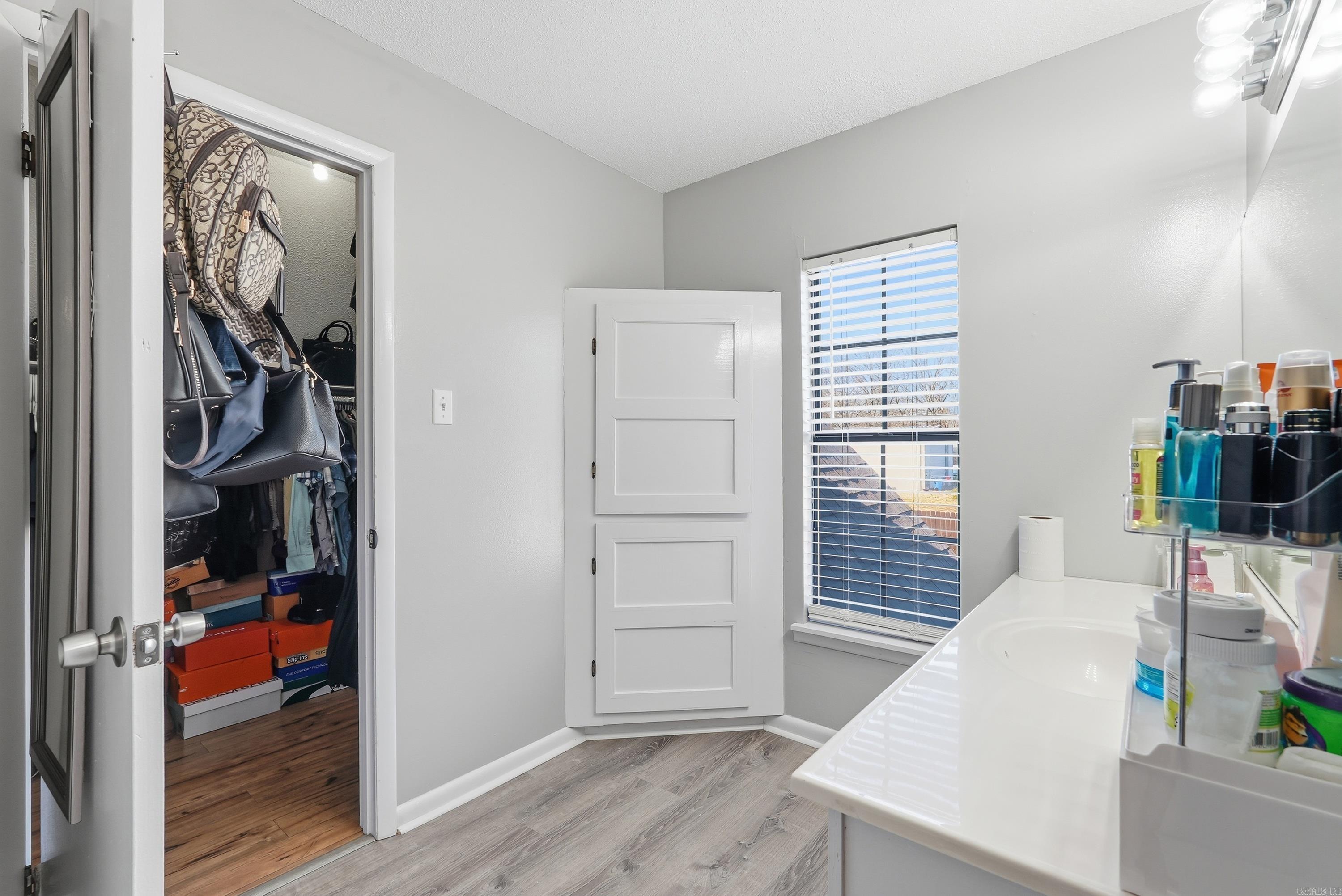 16 Burnett  Greenbrier, AR