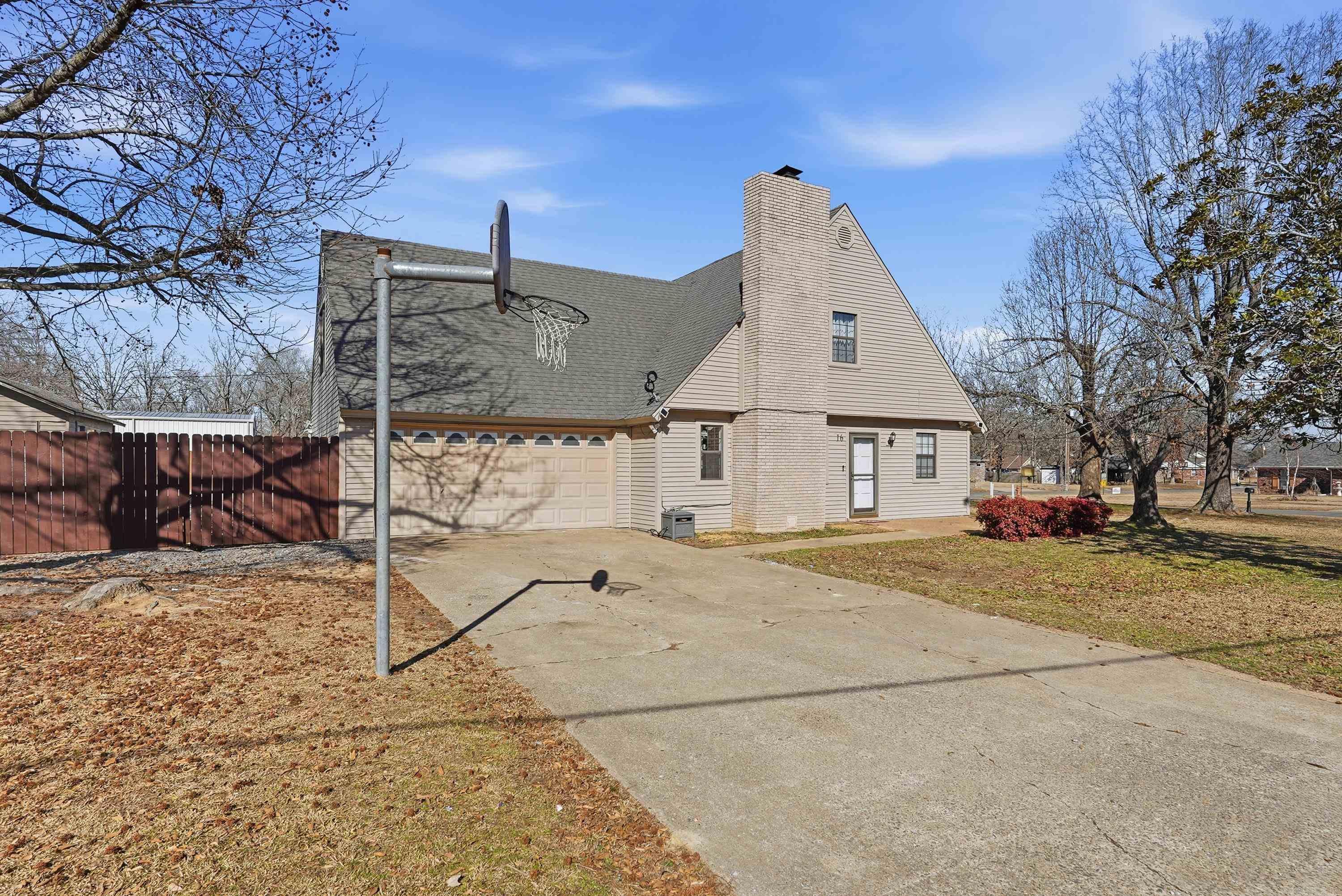16 Burnett  Greenbrier, AR